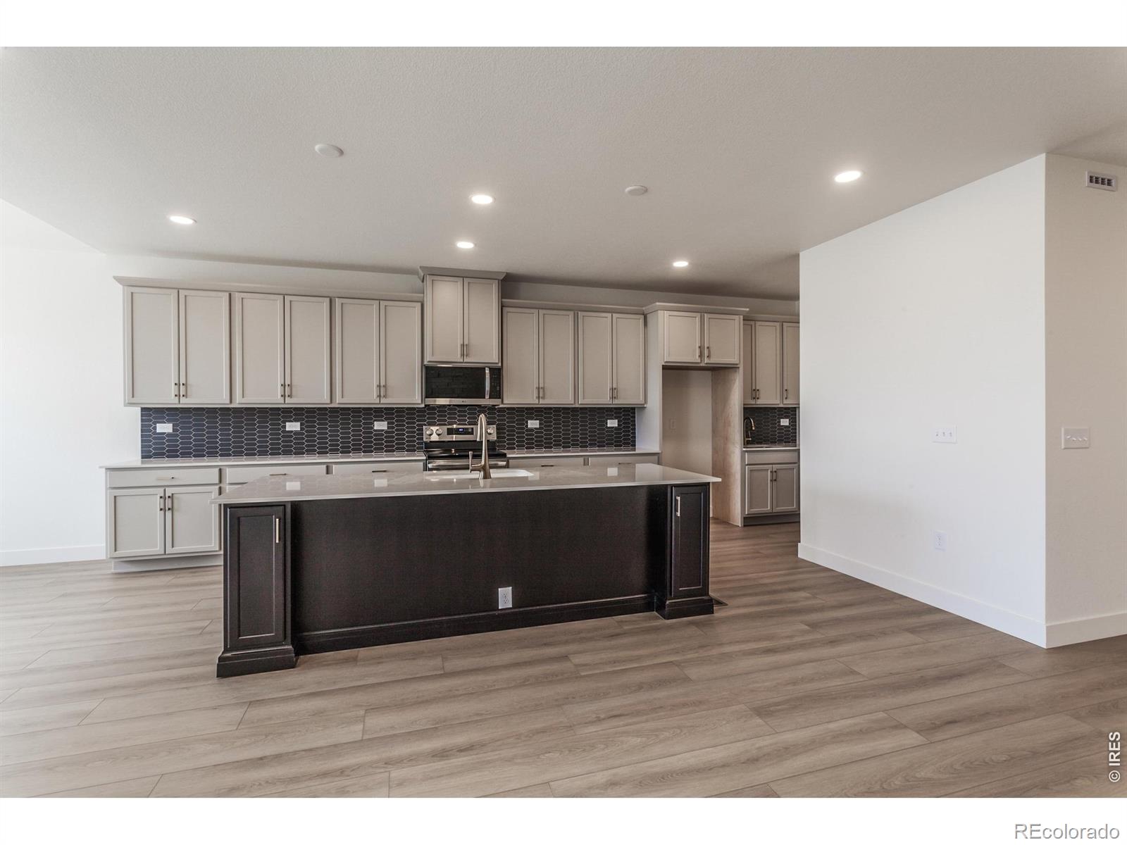 MLS Image #16 for 734  trumpet court,windsor, Colorado