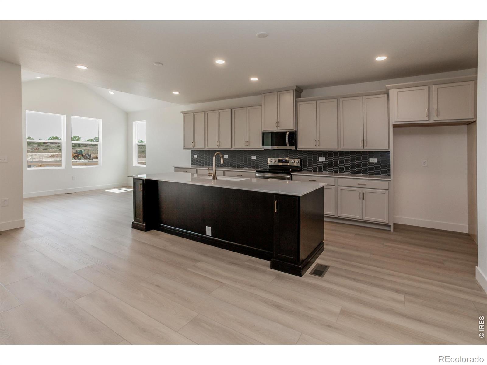 MLS Image #17 for 734  trumpet court,windsor, Colorado