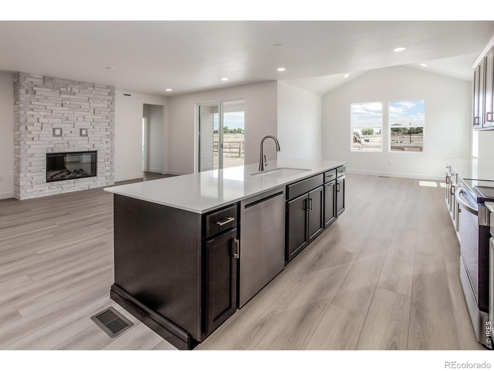 MLS Image #19 for 734  trumpet court,windsor, Colorado
