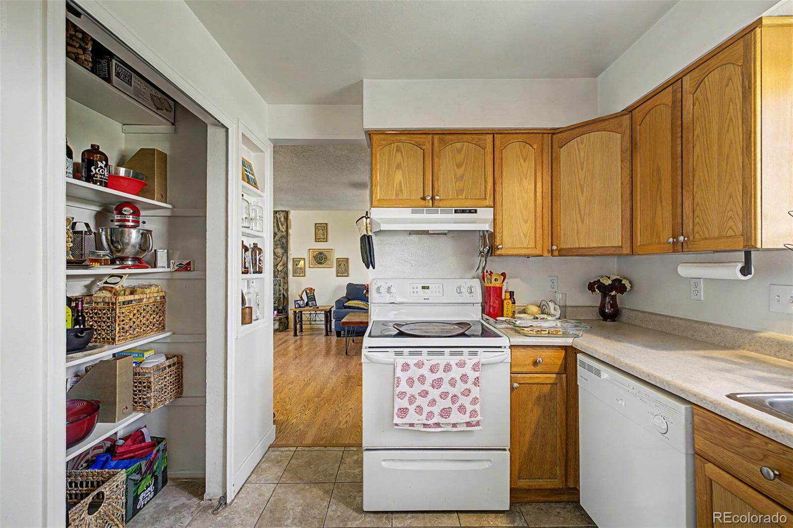 MLS Image #14 for 9065 e chenango avenue,englewood, Colorado