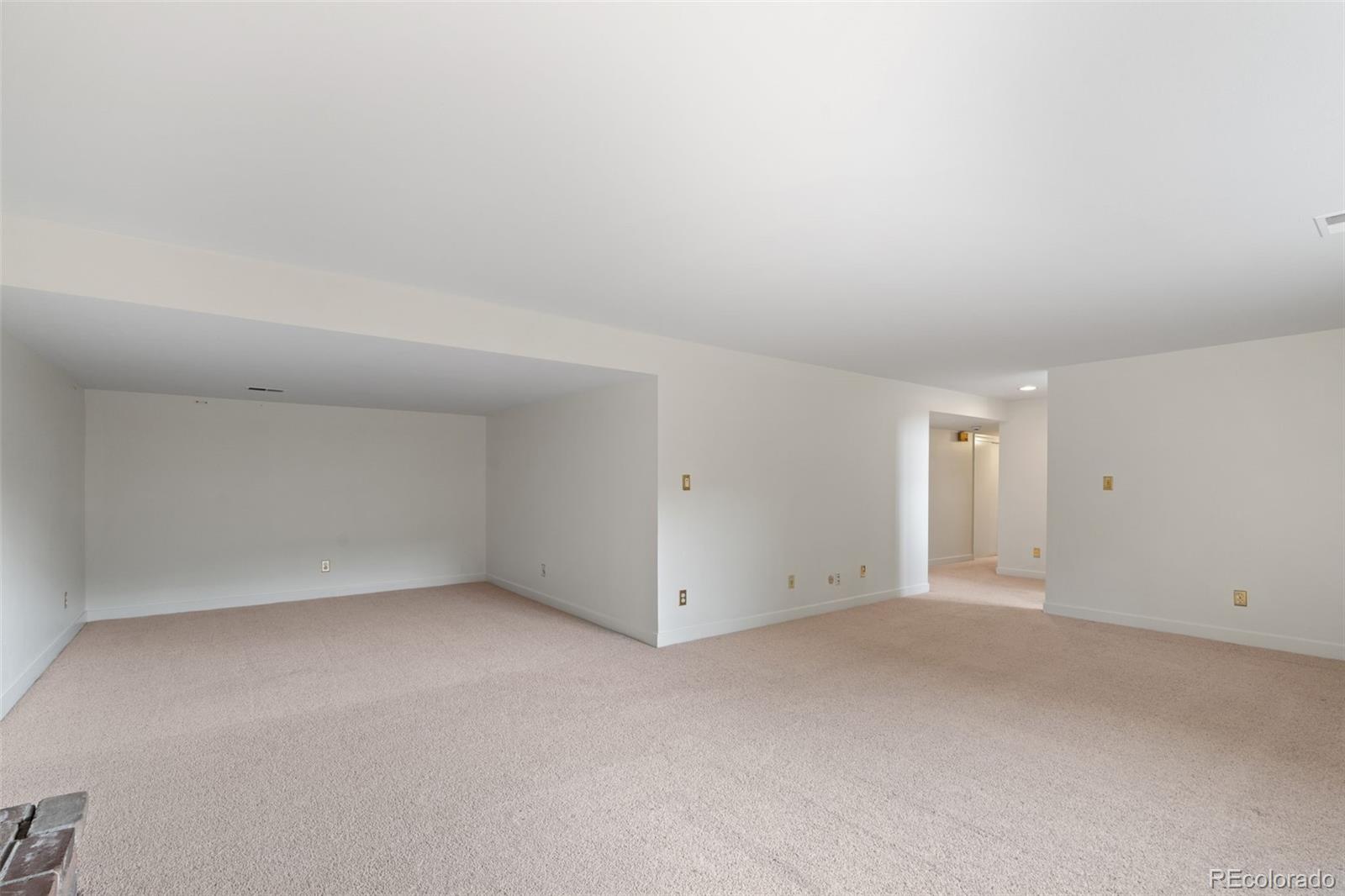 MLS Image #23 for 3083 s spruce way,denver, Colorado