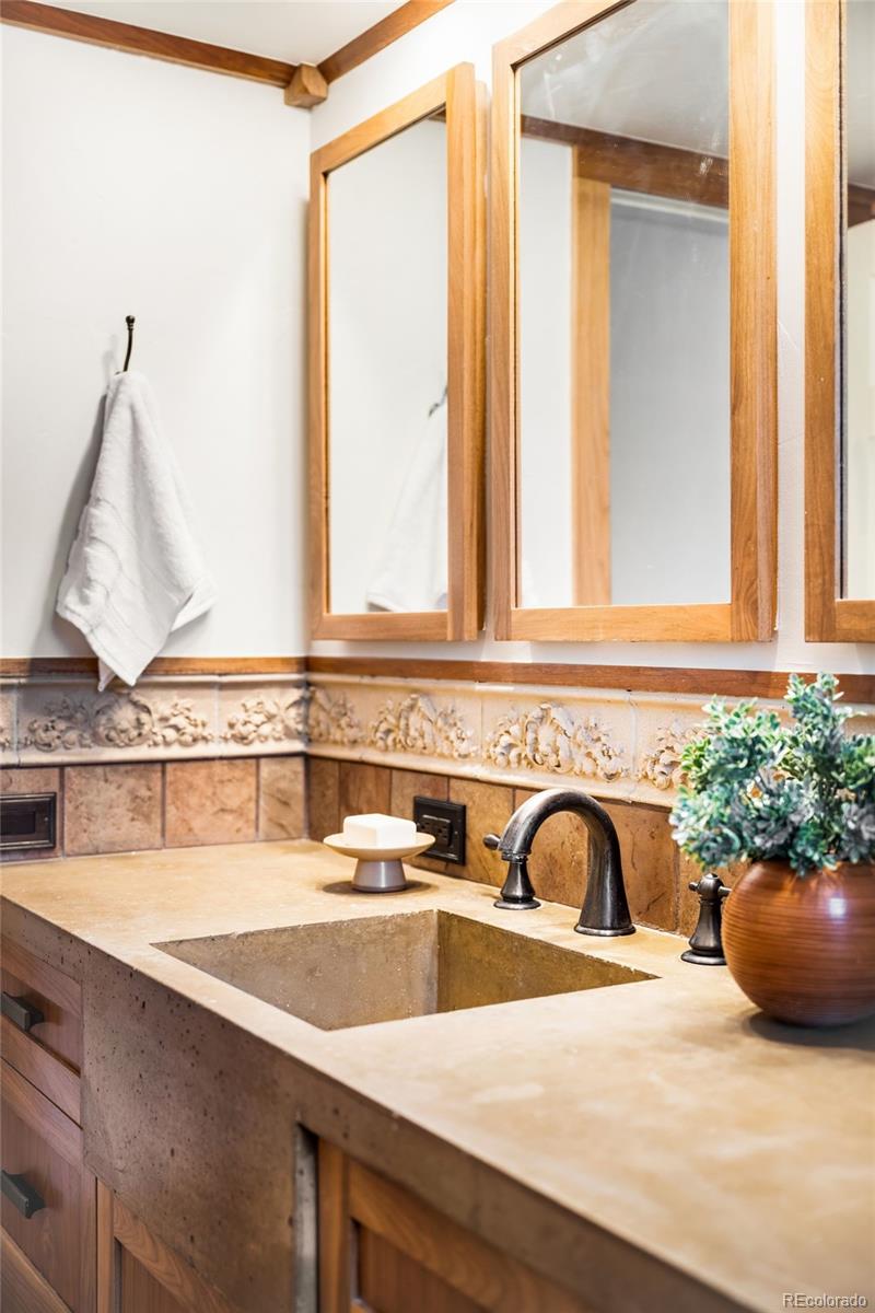 MLS Image #19 for 1070 s elmira street,denver, Colorado