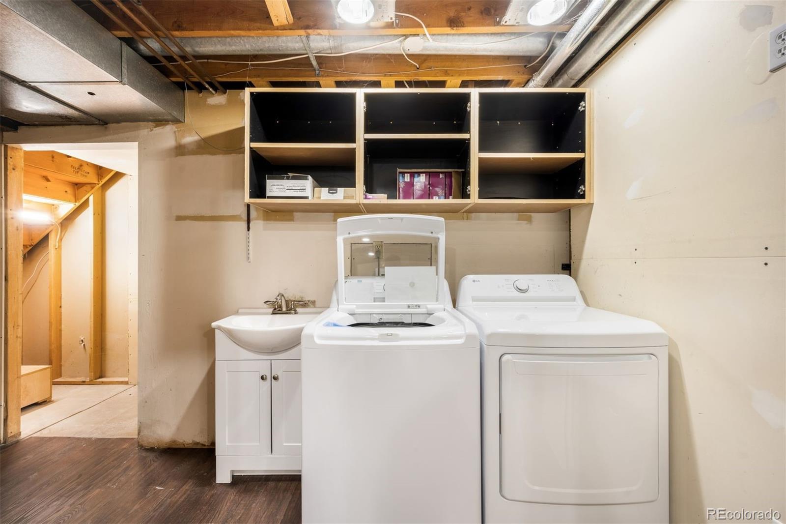 MLS Image #37 for 1070 s elmira street,denver, Colorado