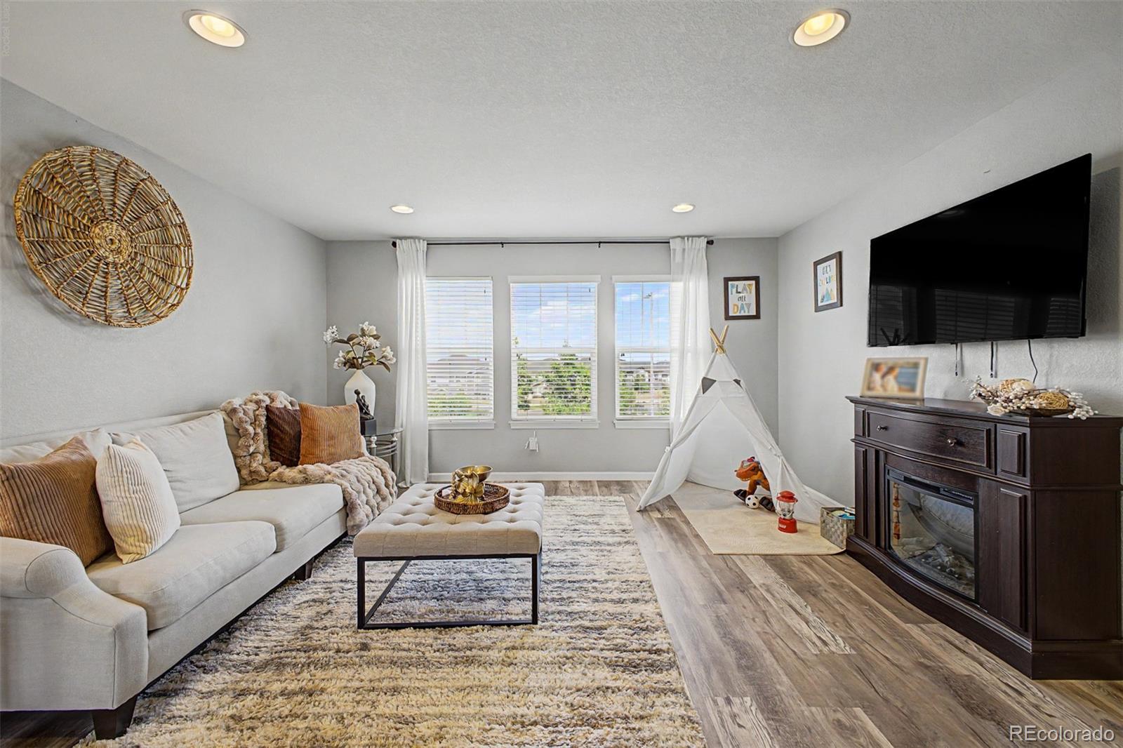 MLS Image #19 for 24781 e ontario drive,aurora, Colorado