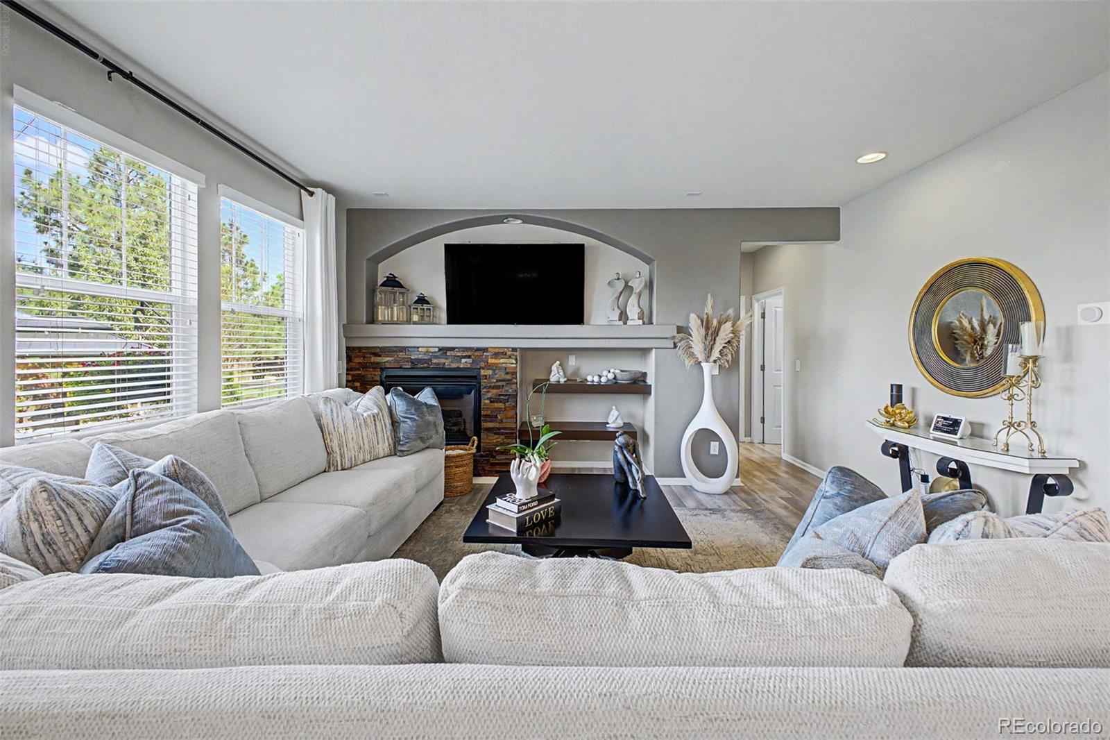 MLS Image #8 for 24781 e ontario drive,aurora, Colorado