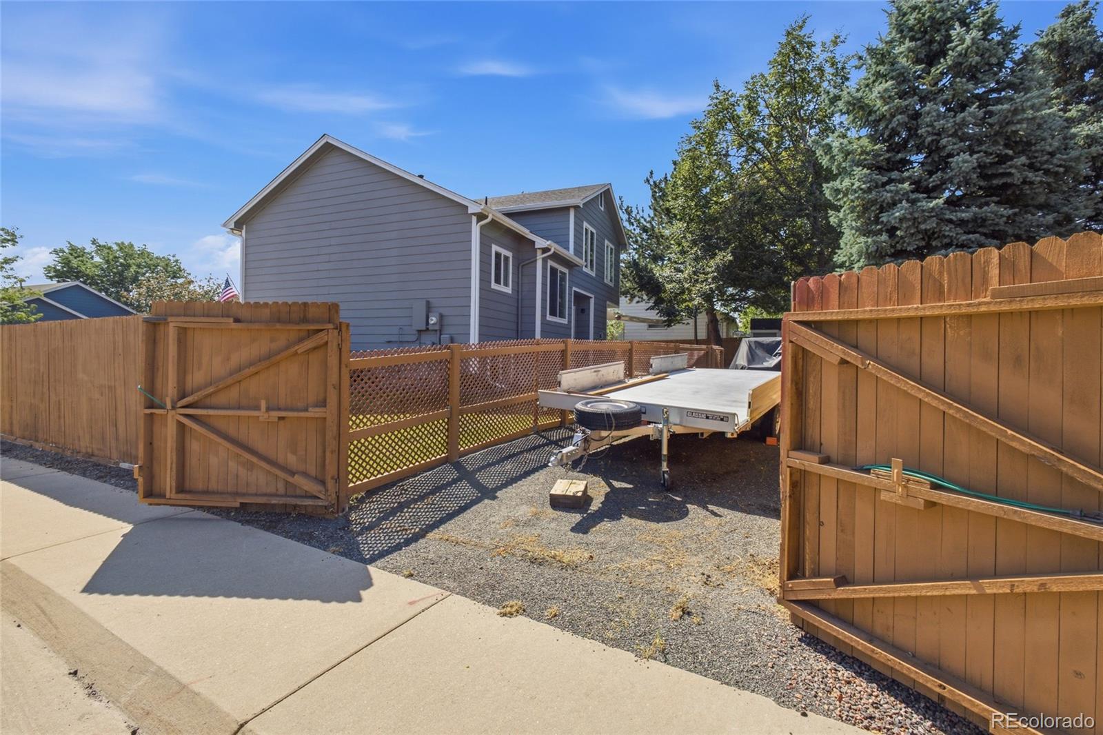 MLS Image #3 for 12133  elizabeth court,thornton, Colorado