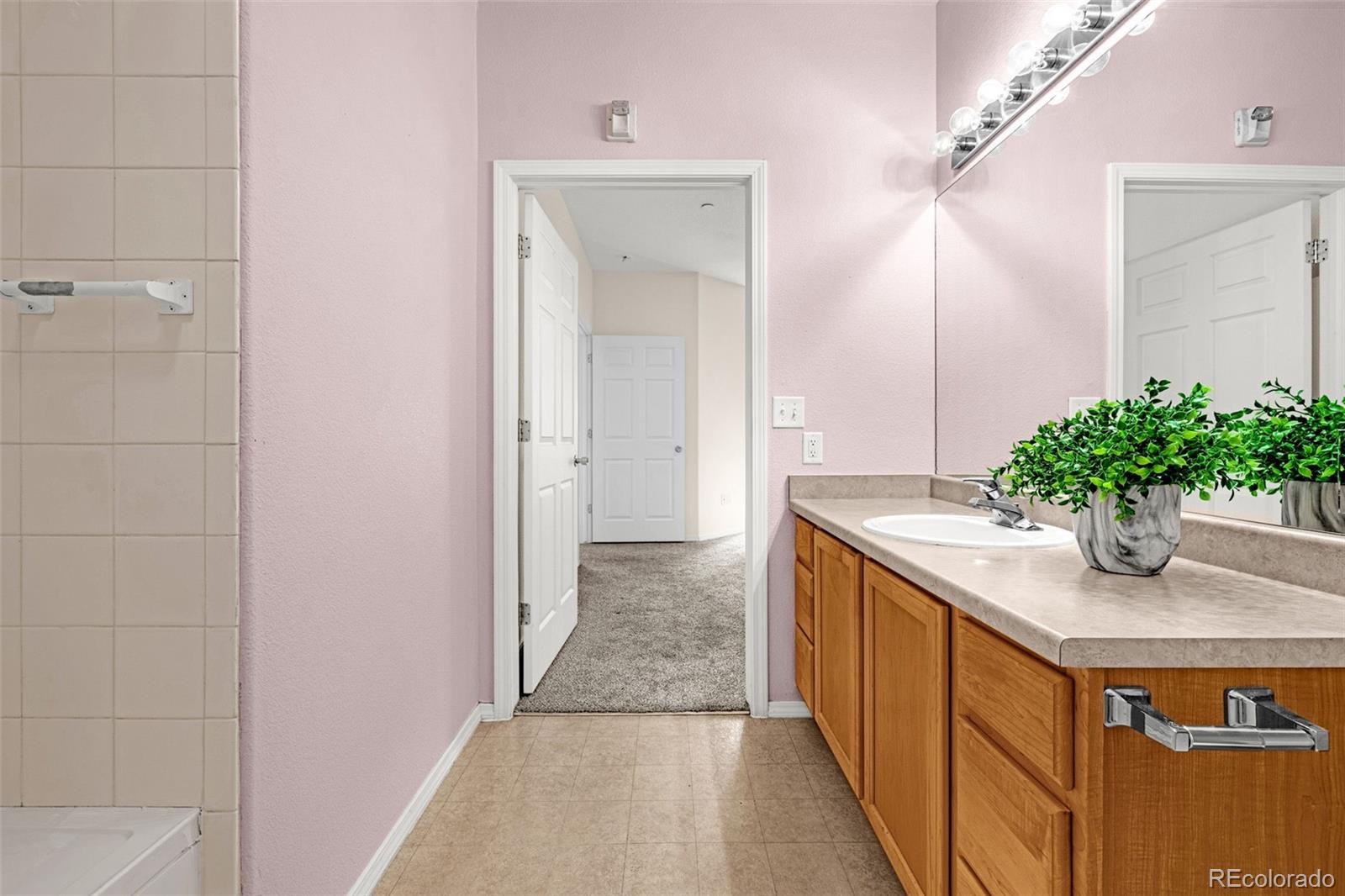 MLS Image #10 for 12711  colorado boulevard 415d,thornton, Colorado