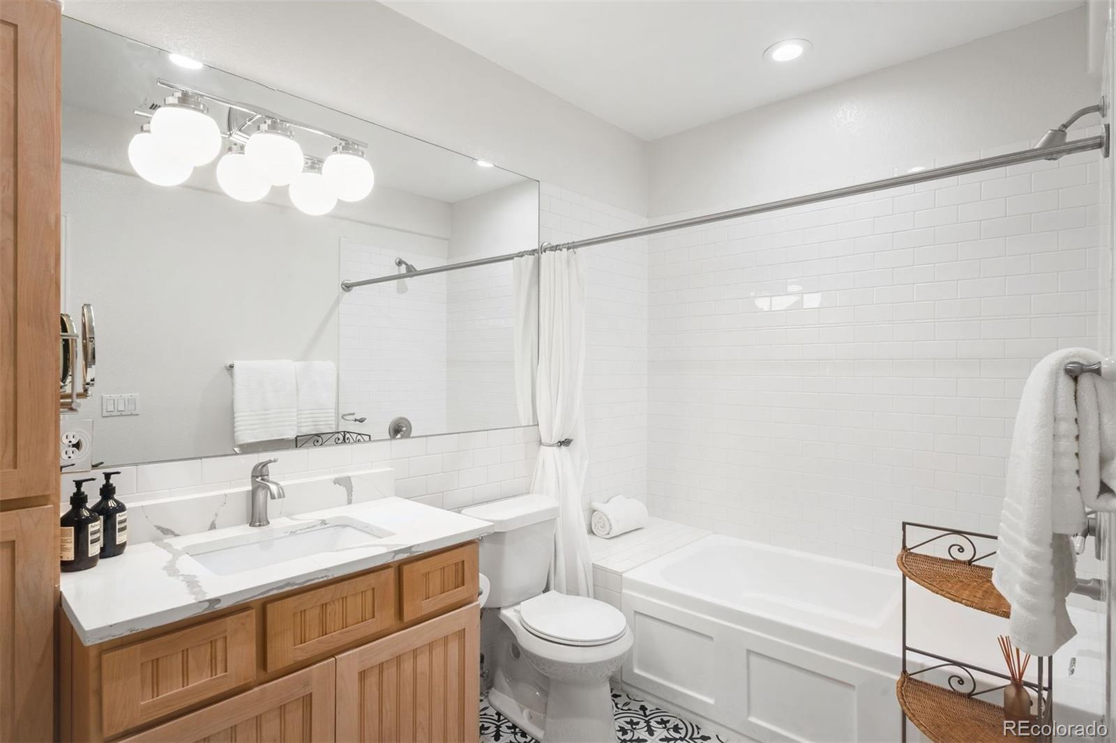 MLS Image #31 for 220 s milwaukee street,denver, Colorado