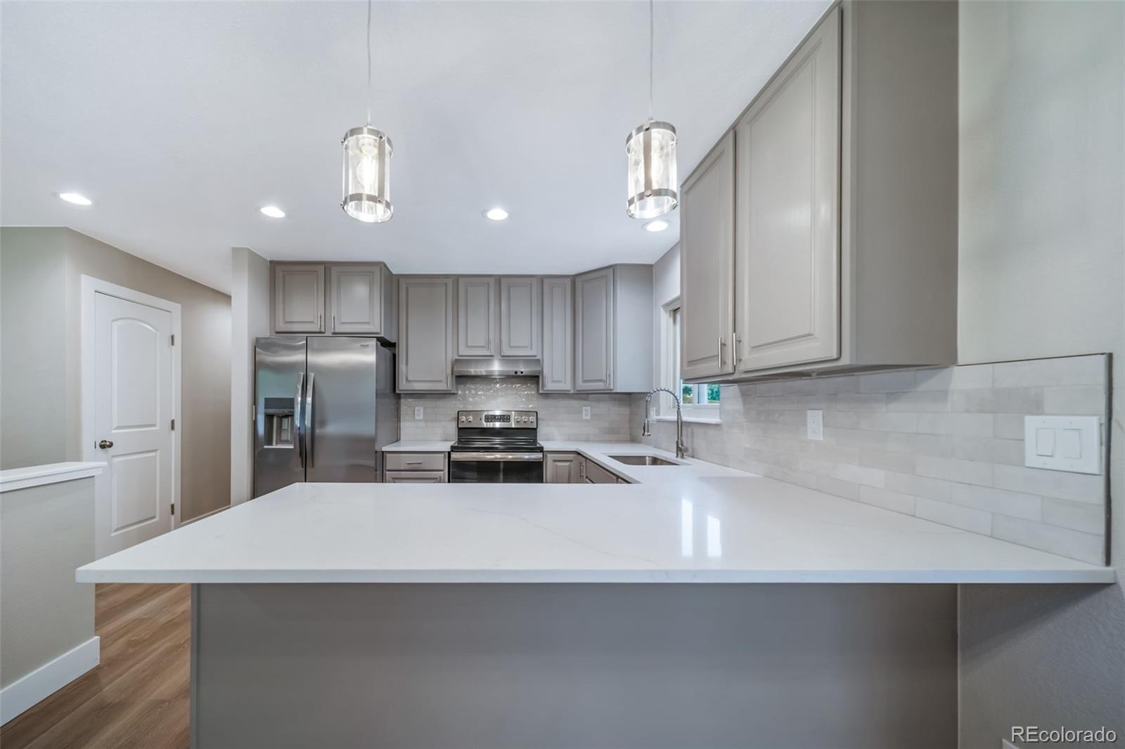 MLS Image #10 for 3865 s nucla street,aurora, Colorado