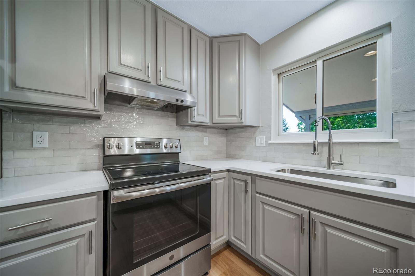 MLS Image #14 for 3865 s nucla street,aurora, Colorado