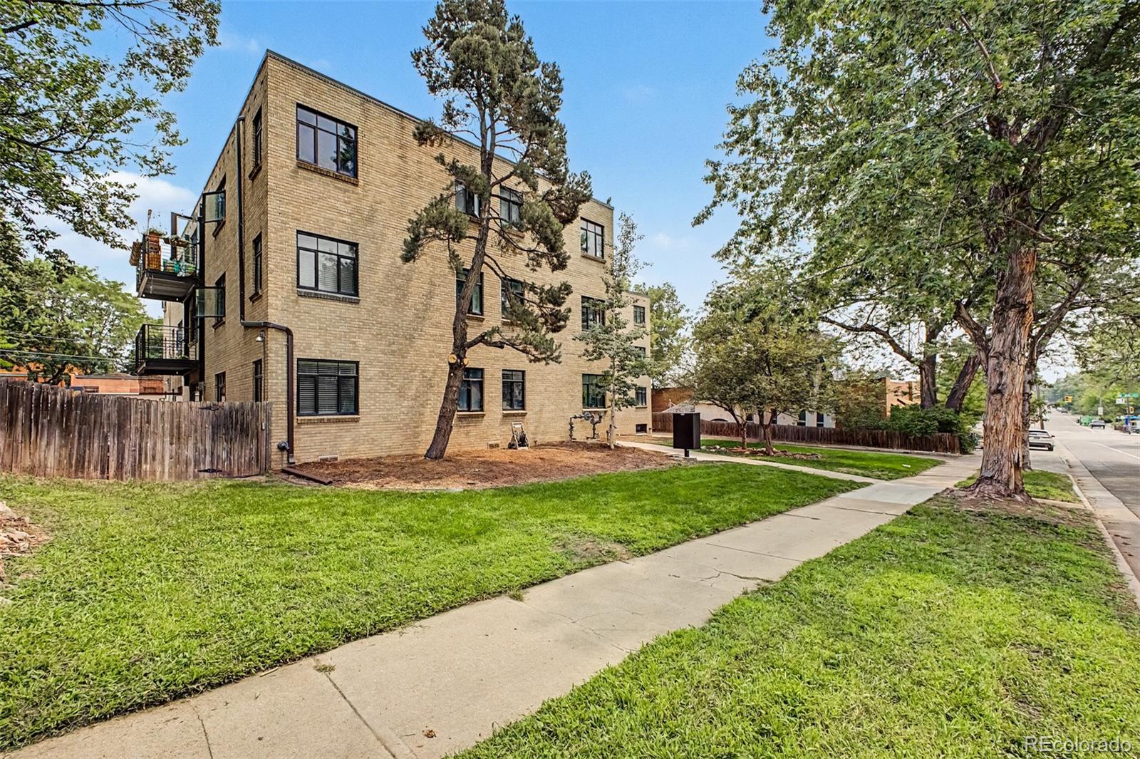 MLS Image #12 for 636 n washington street 103,denver, Colorado