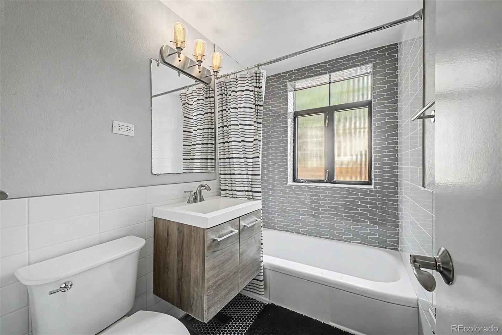 MLS Image #25 for 636 n washington street 103,denver, Colorado