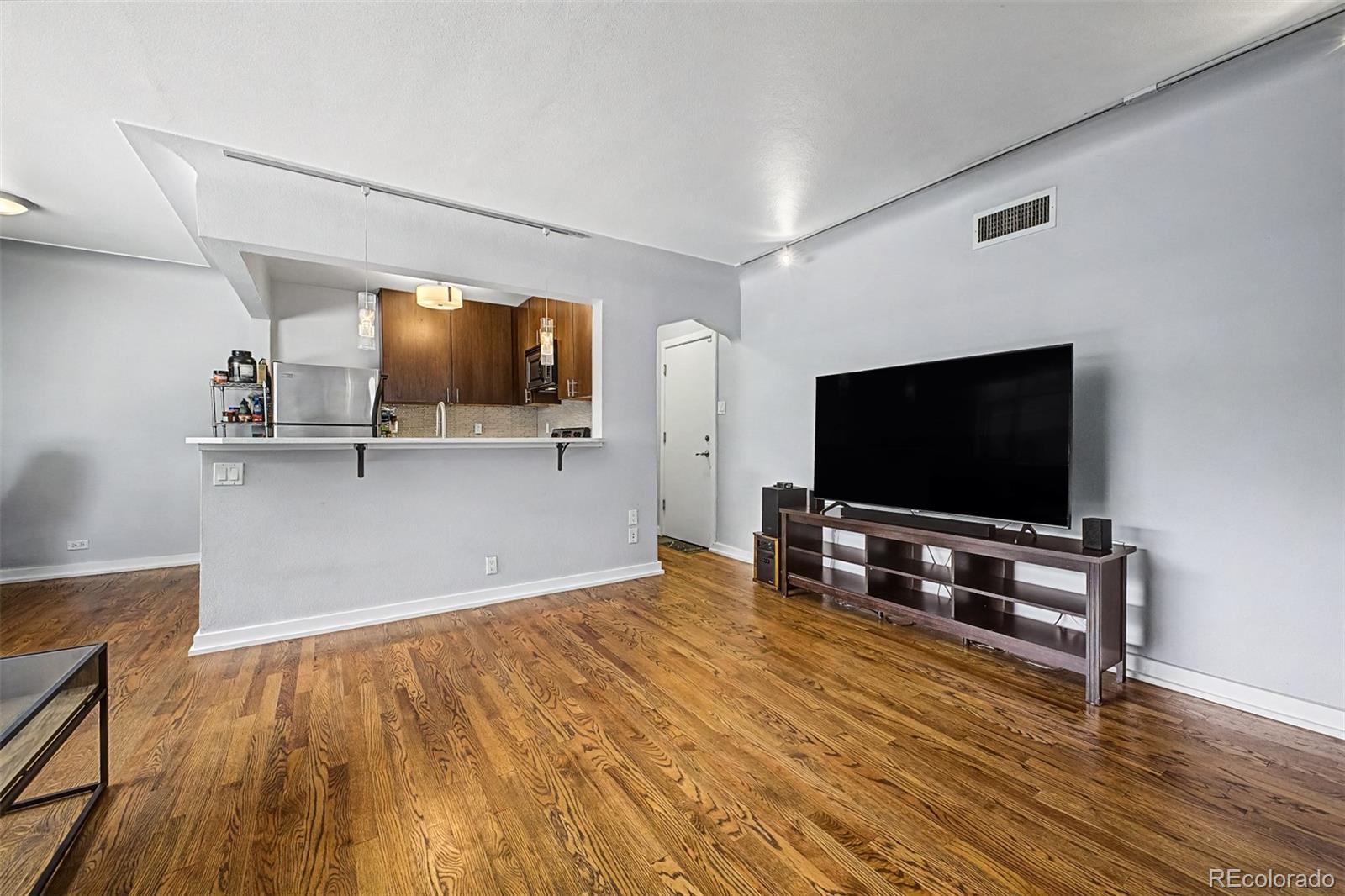 MLS Image #8 for 636 n washington street 103,denver, Colorado