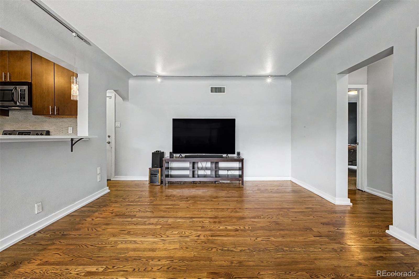 MLS Image #9 for 636 n washington street 103,denver, Colorado