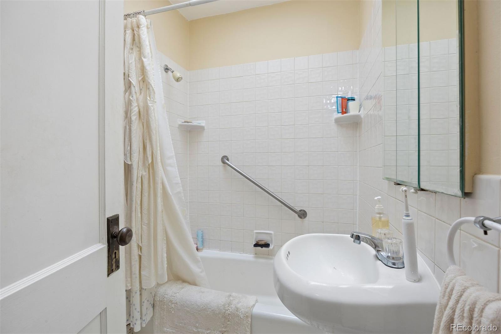 MLS Image #18 for 446 n high street,denver, Colorado
