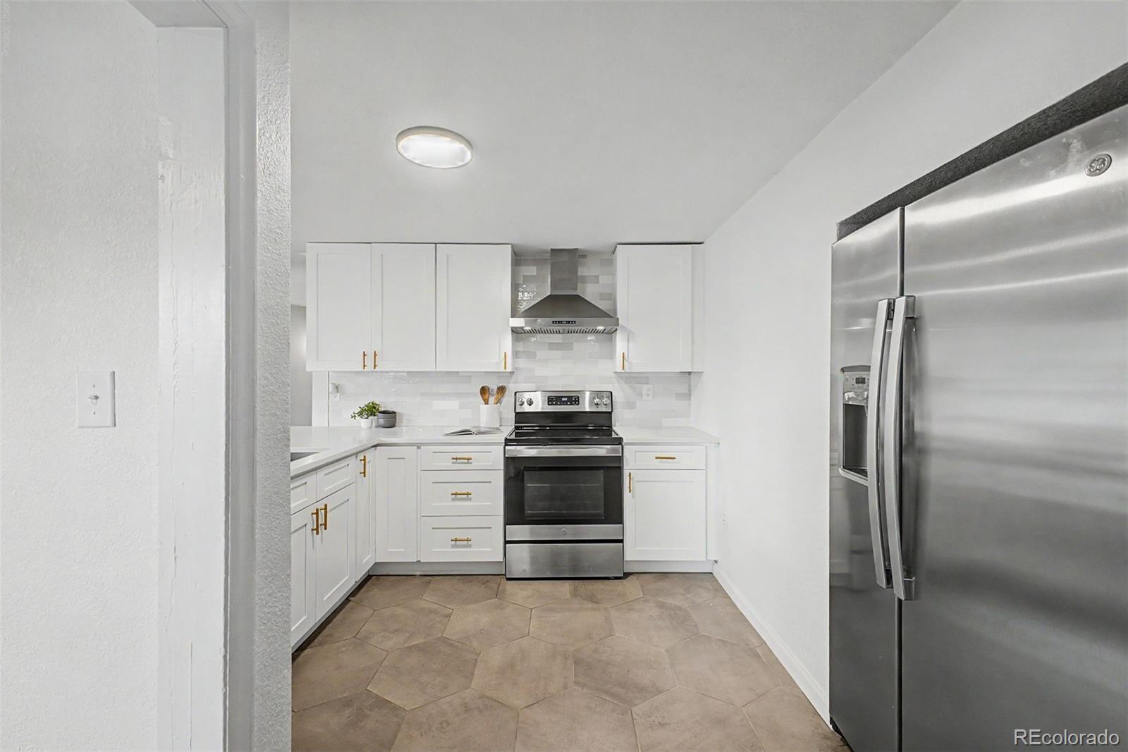 MLS Image #11 for 3070 w ford place,denver, Colorado