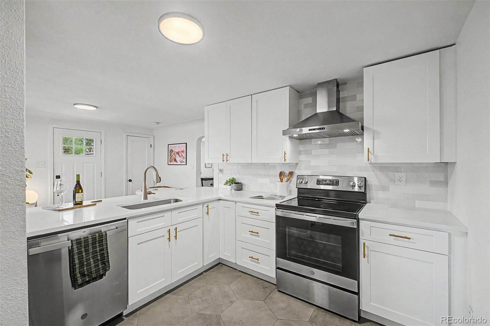MLS Image #12 for 3070 w ford place,denver, Colorado