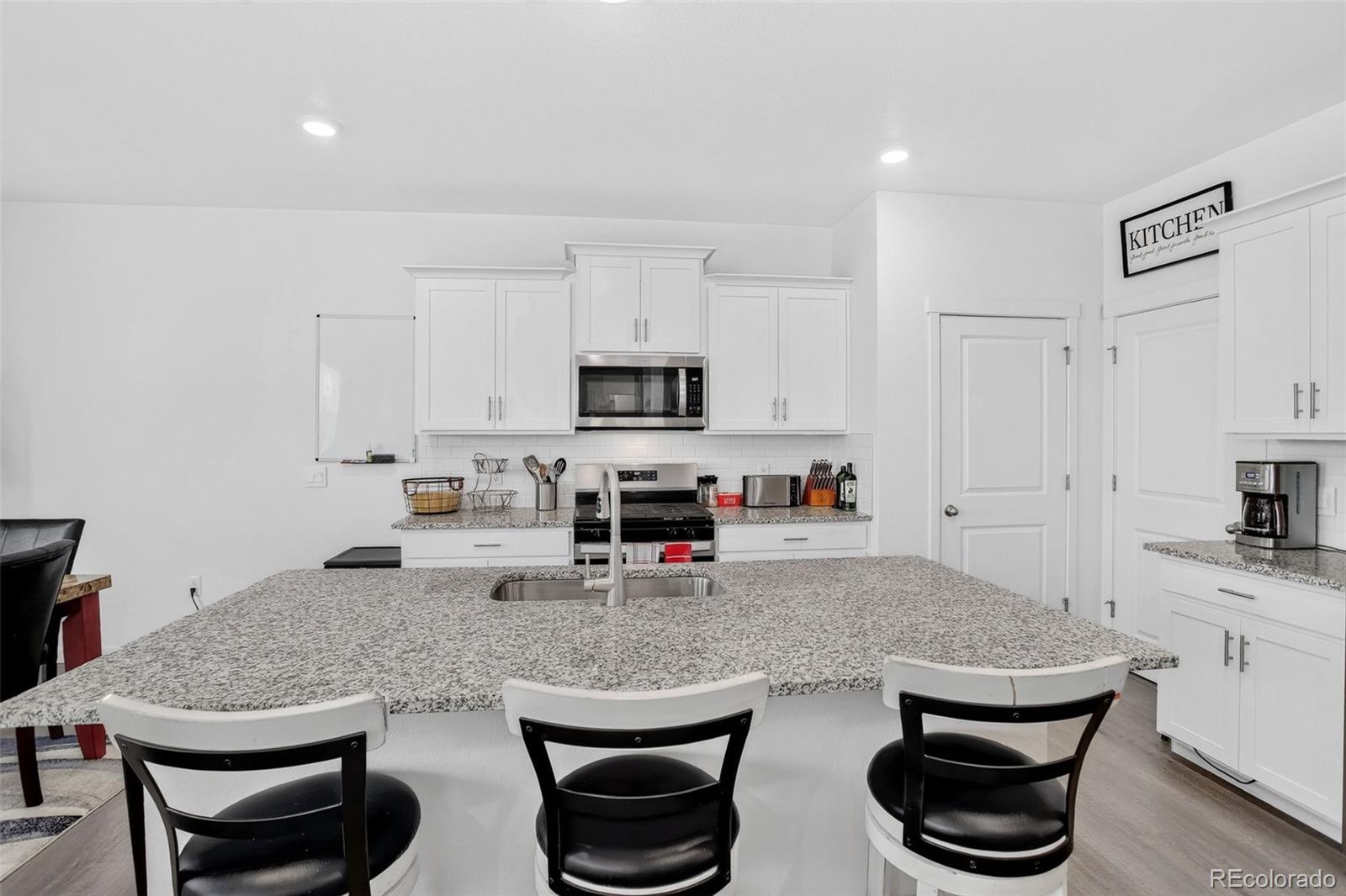 MLS Image #9 for 27671 e byers avenue,aurora, Colorado