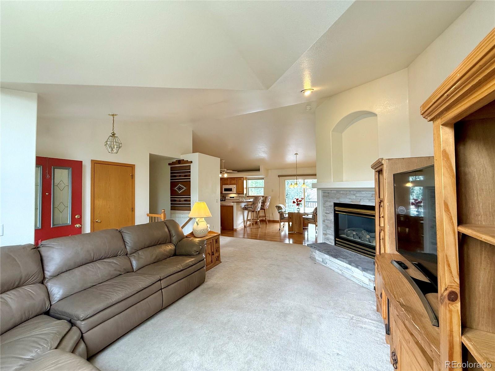 MLS Image #2 for 1121  country acres court,johnstown, Colorado