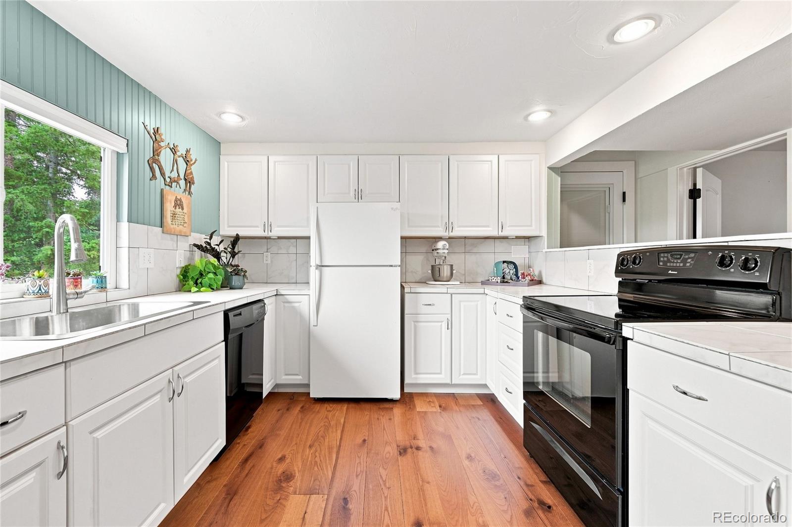 MLS Image #18 for 24877  red cloud drive,conifer, Colorado
