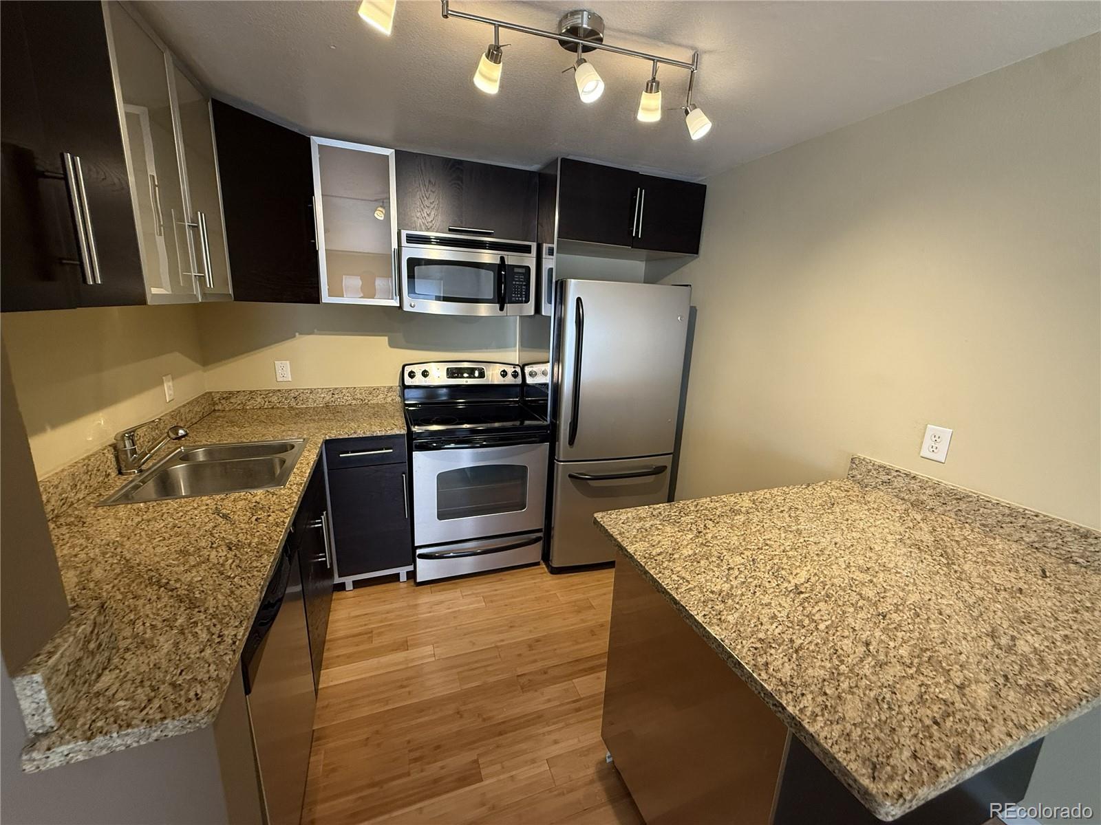 MLS Image #8 for 1032 n clarkson street,denver, Colorado