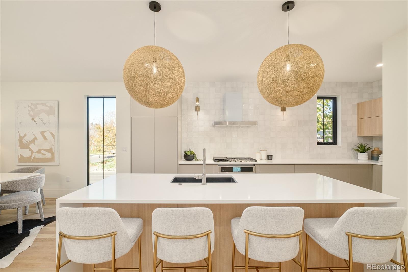 MLS Image #10 for 570  cook street,denver, Colorado
