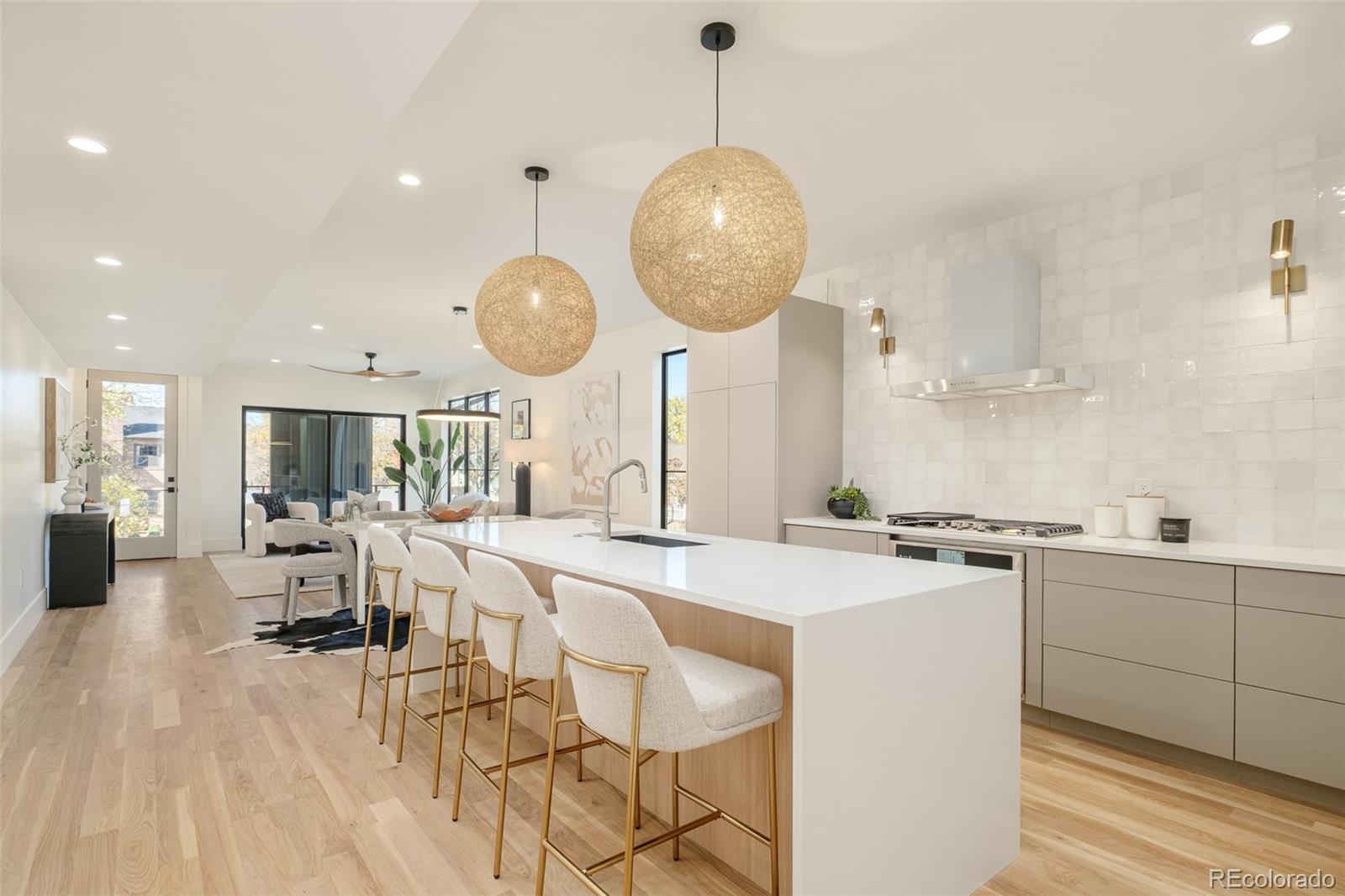 MLS Image #13 for 570  cook street,denver, Colorado