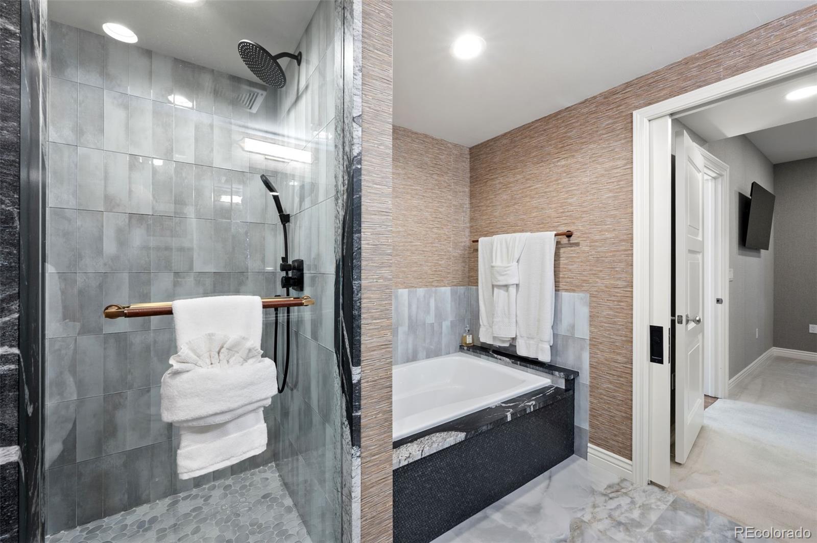 MLS Image #13 for 3601  arapahoe avenue,boulder, Colorado