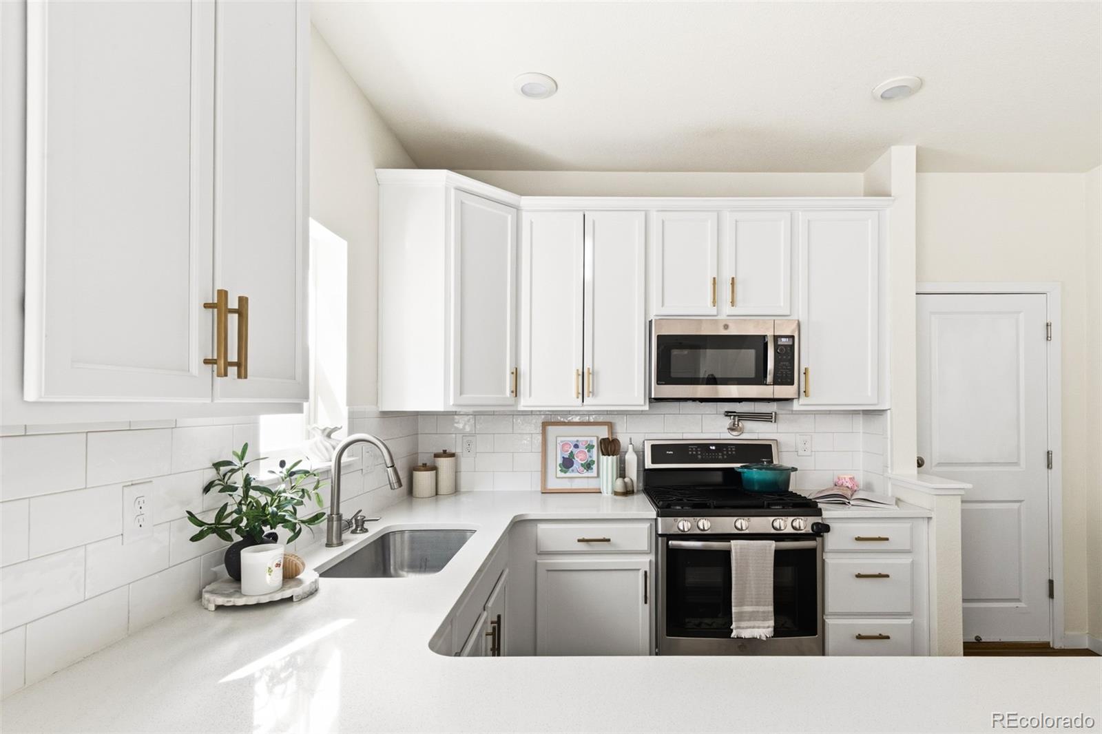 MLS Image #9 for 2827 s fox street,englewood, Colorado