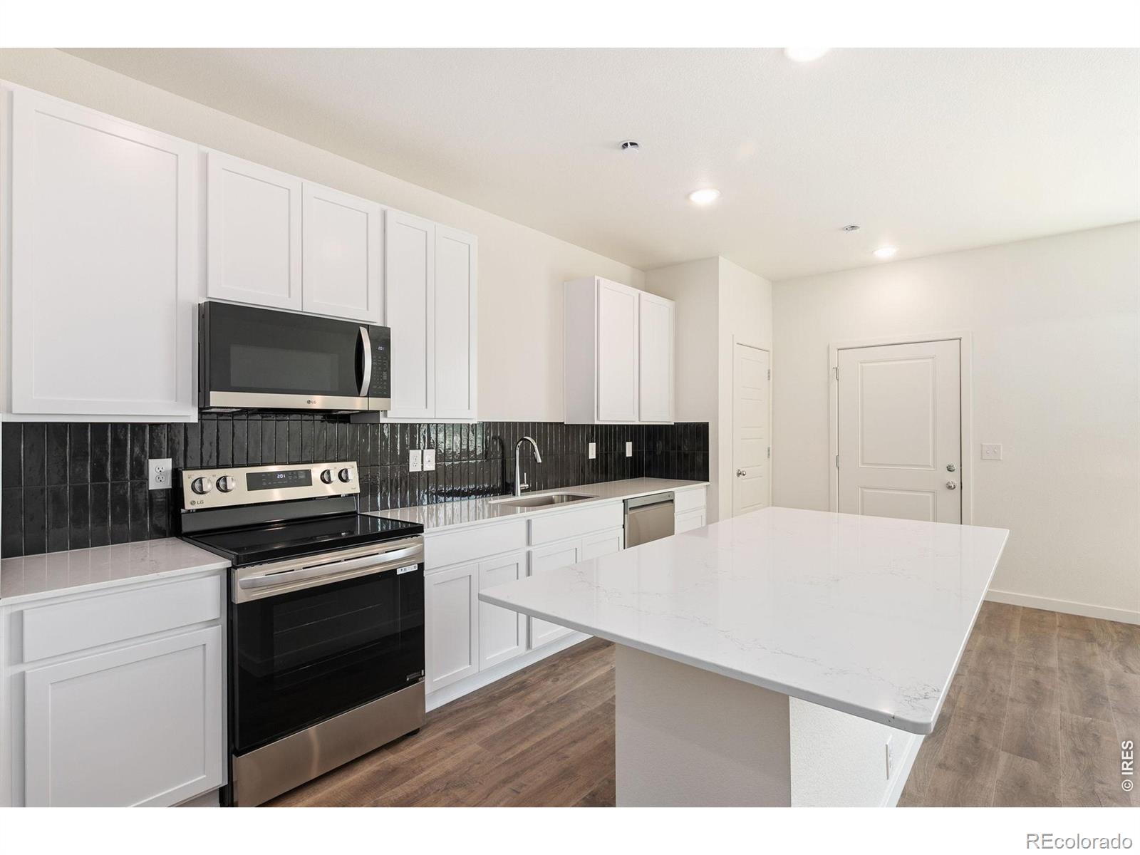 MLS Image #4 for 604  cheyenne trail,ault, Colorado