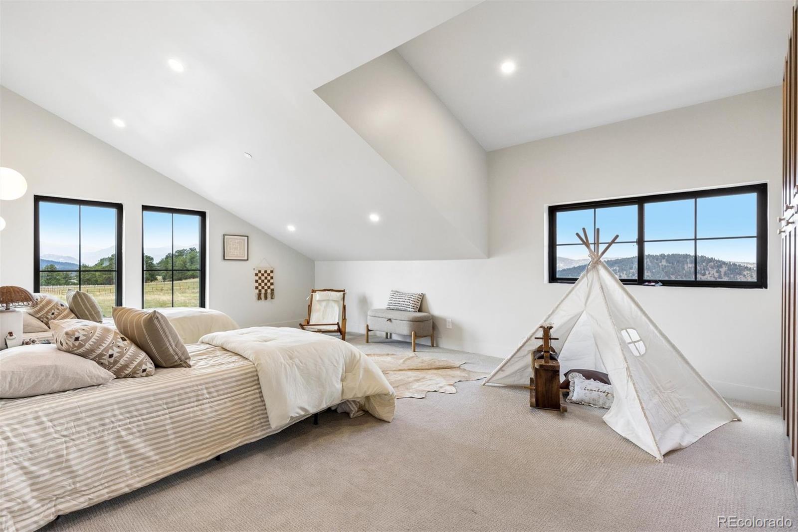 MLS Image #30 for 21761  falcon wing road,indian hills, Colorado