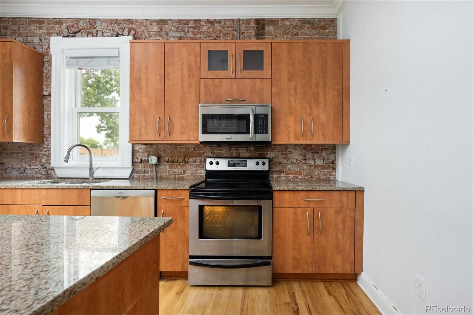 MLS Image #17 for 1553 n high street,denver, Colorado