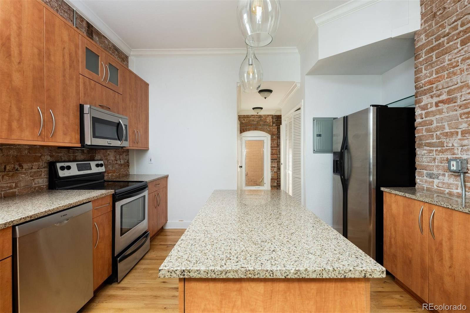 MLS Image #18 for 1553 n high street,denver, Colorado