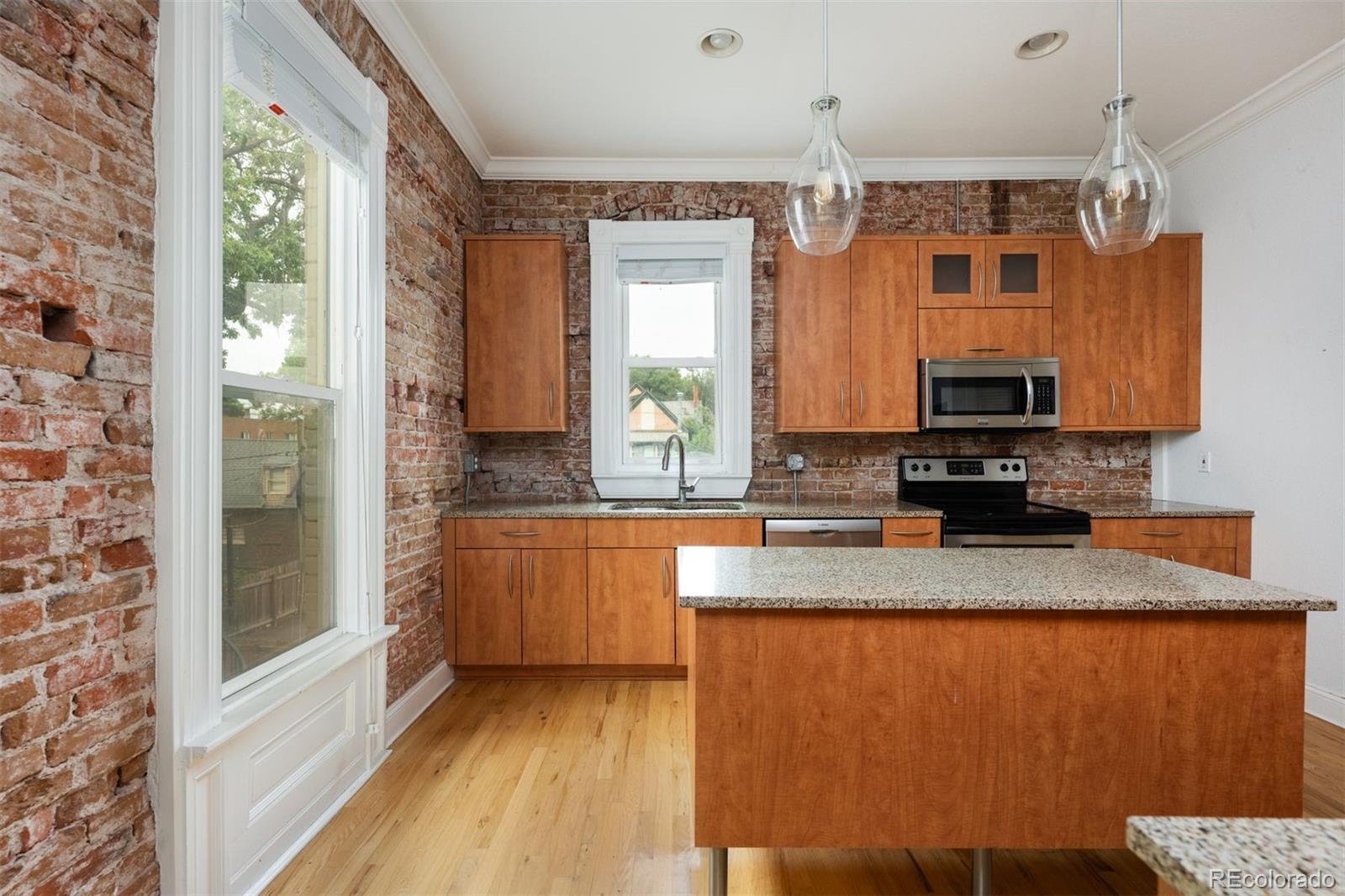 MLS Image #2 for 1553 n high street,denver, Colorado