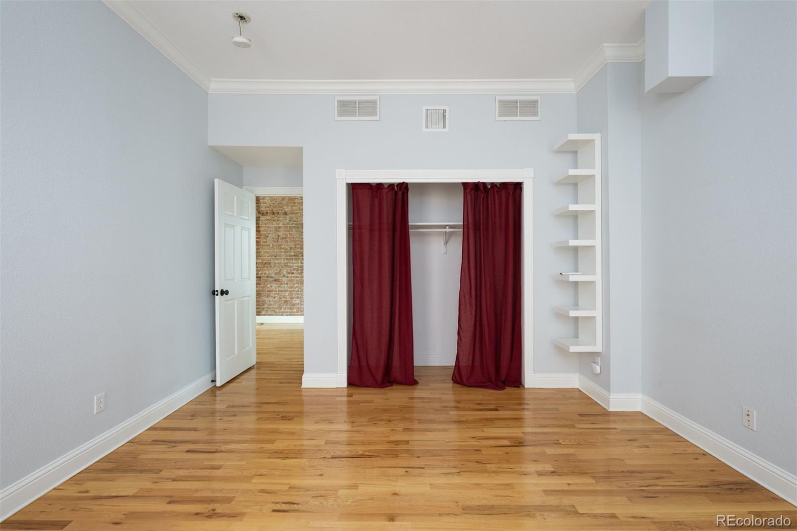 MLS Image #21 for 1553 n high street,denver, Colorado