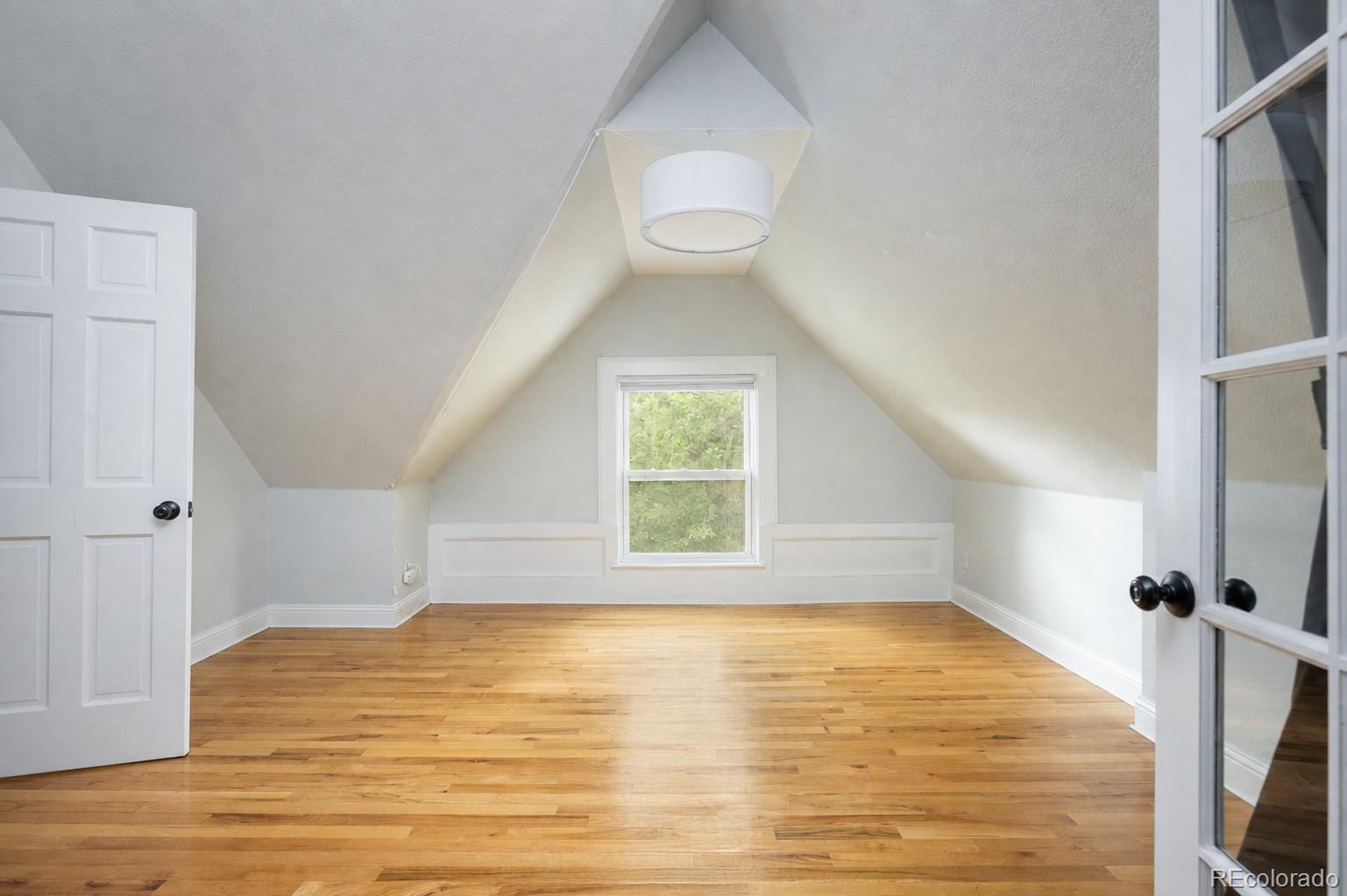 MLS Image #26 for 1553 n high street,denver, Colorado