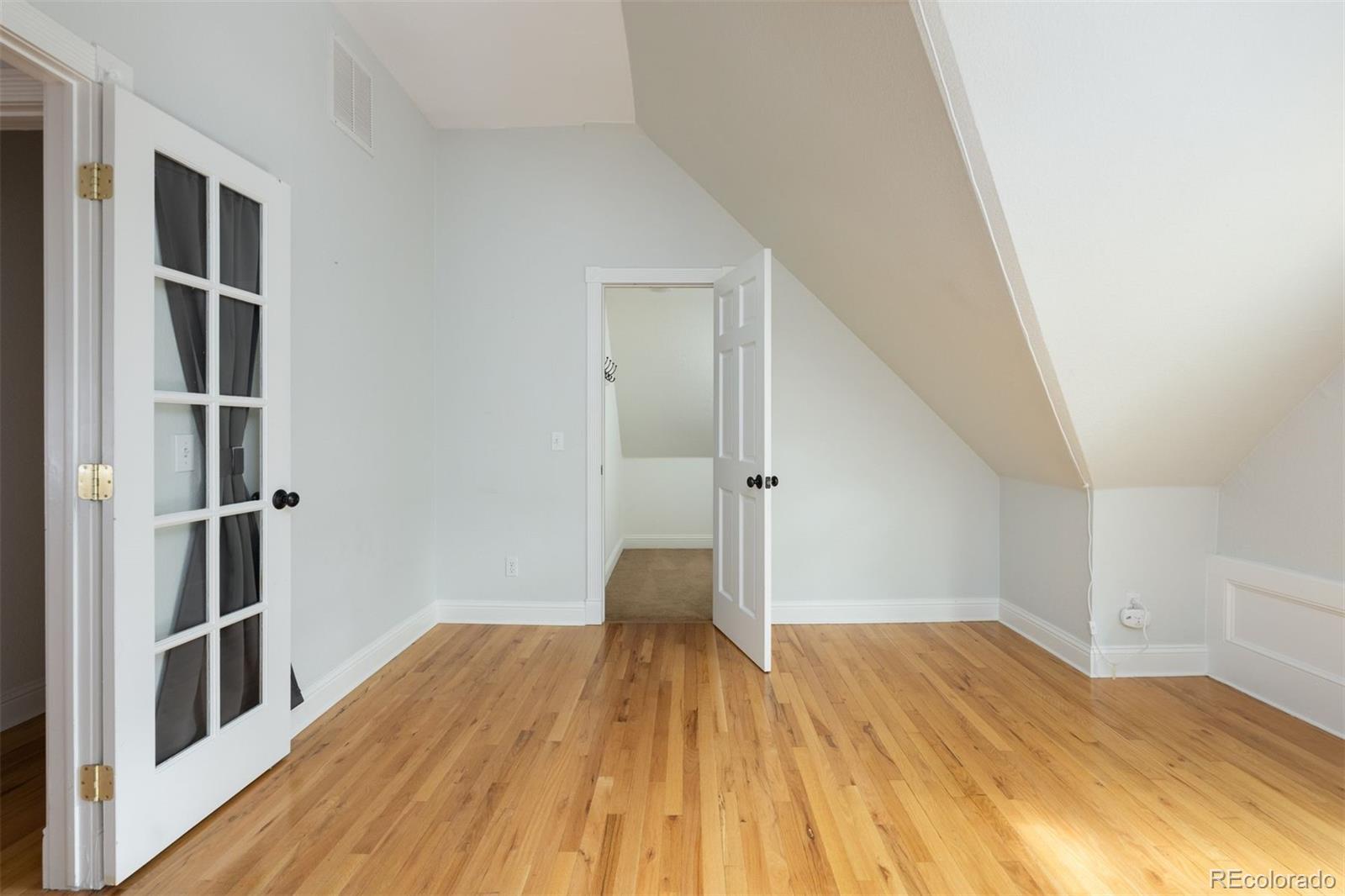 MLS Image #27 for 1553 n high street,denver, Colorado