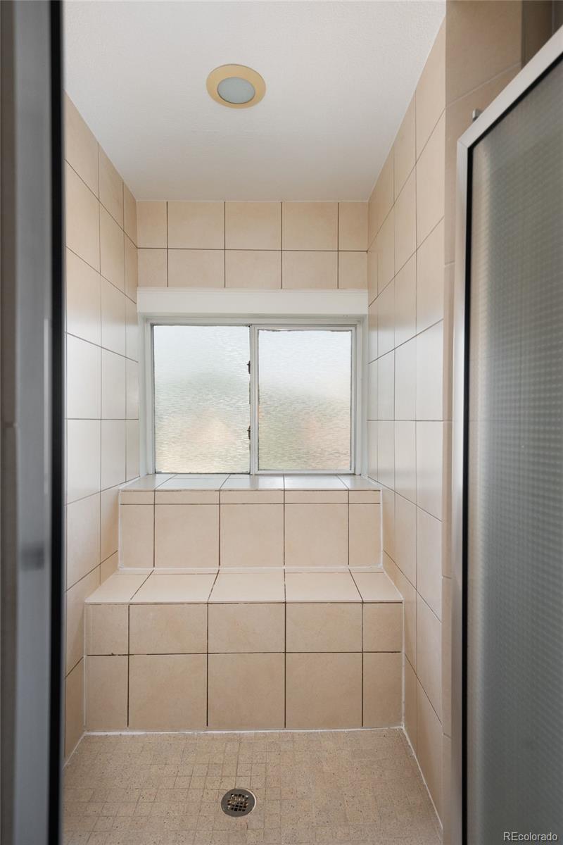 MLS Image #35 for 1553 n high street,denver, Colorado