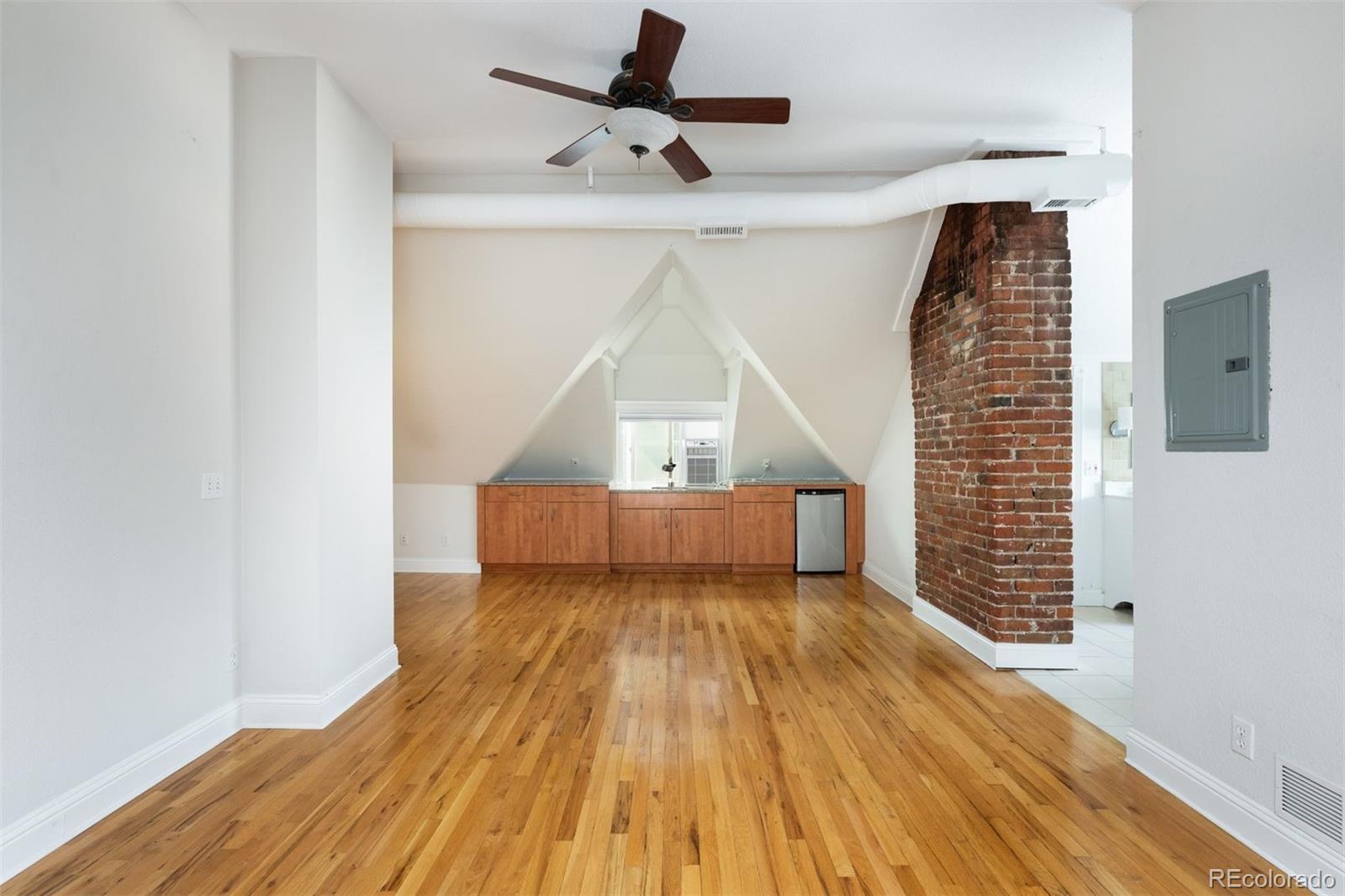 MLS Image #36 for 1553 n high street,denver, Colorado