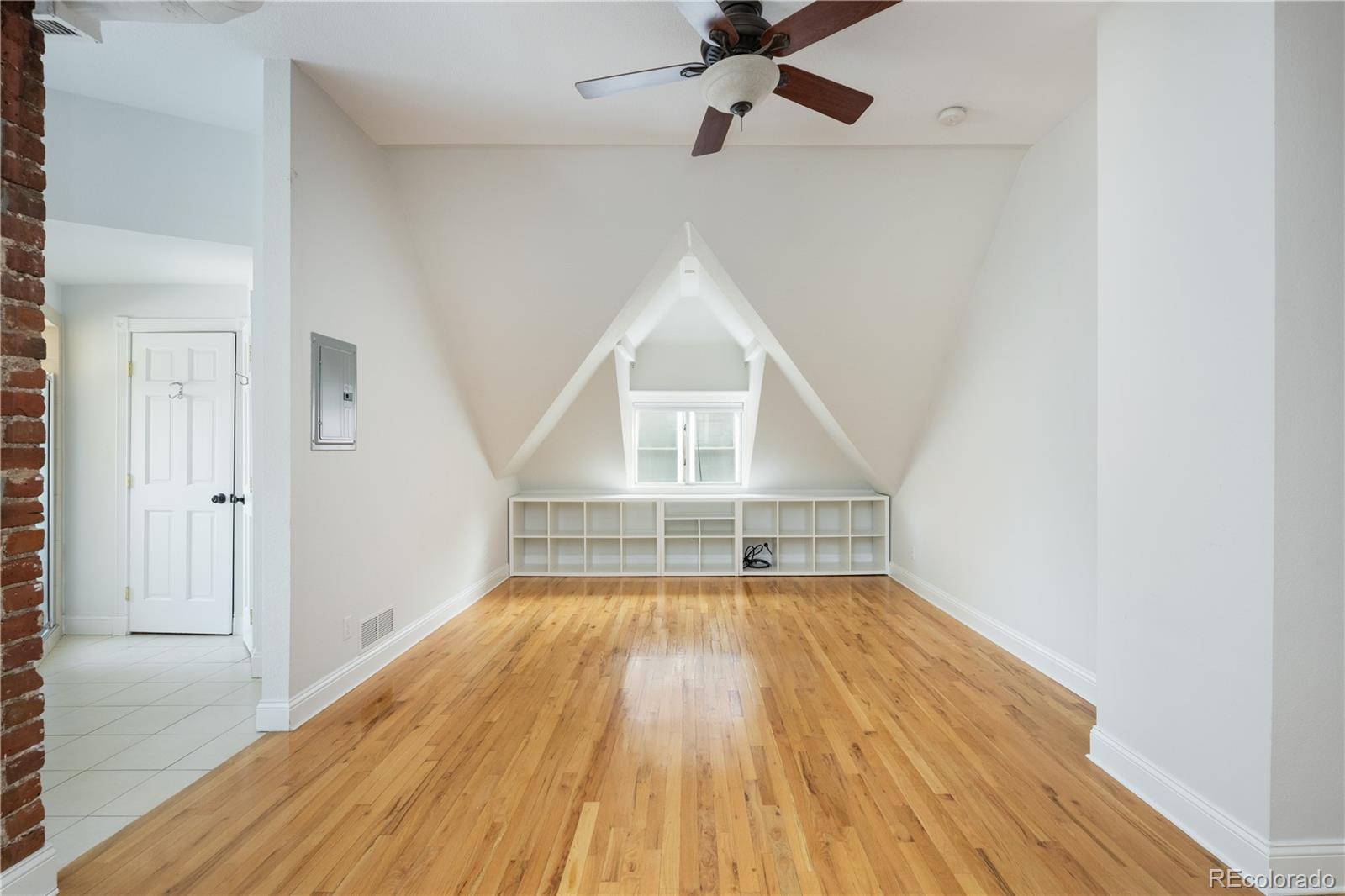 MLS Image #40 for 1553 n high street,denver, Colorado