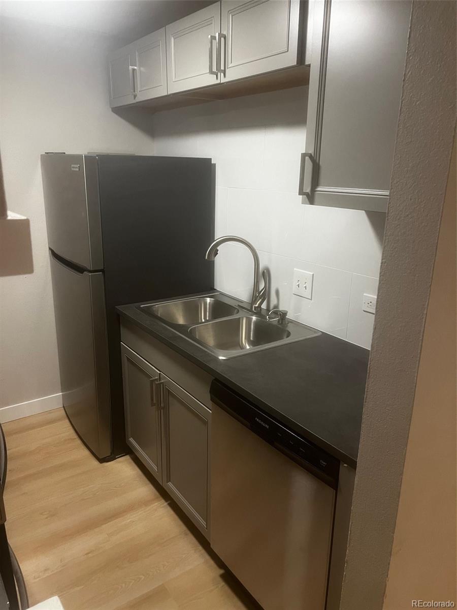 MLS Image #7 for 2355 s linden court,denver, Colorado