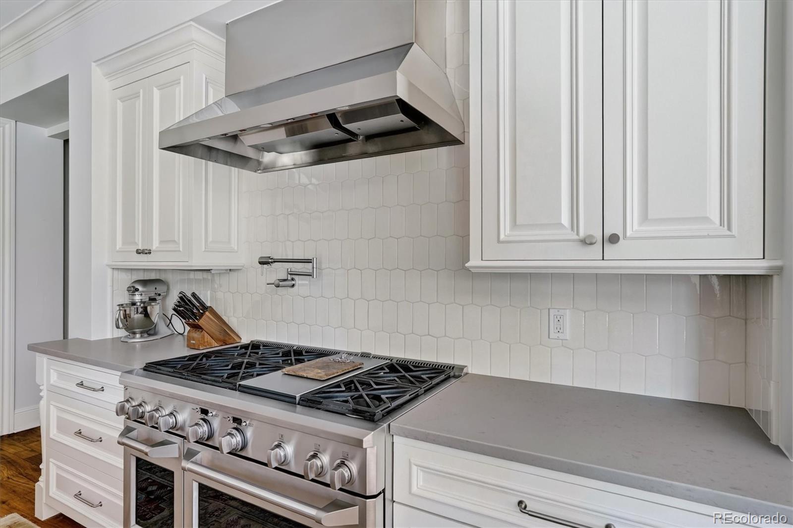 MLS Image #7 for 211 s cherry street,denver, Colorado