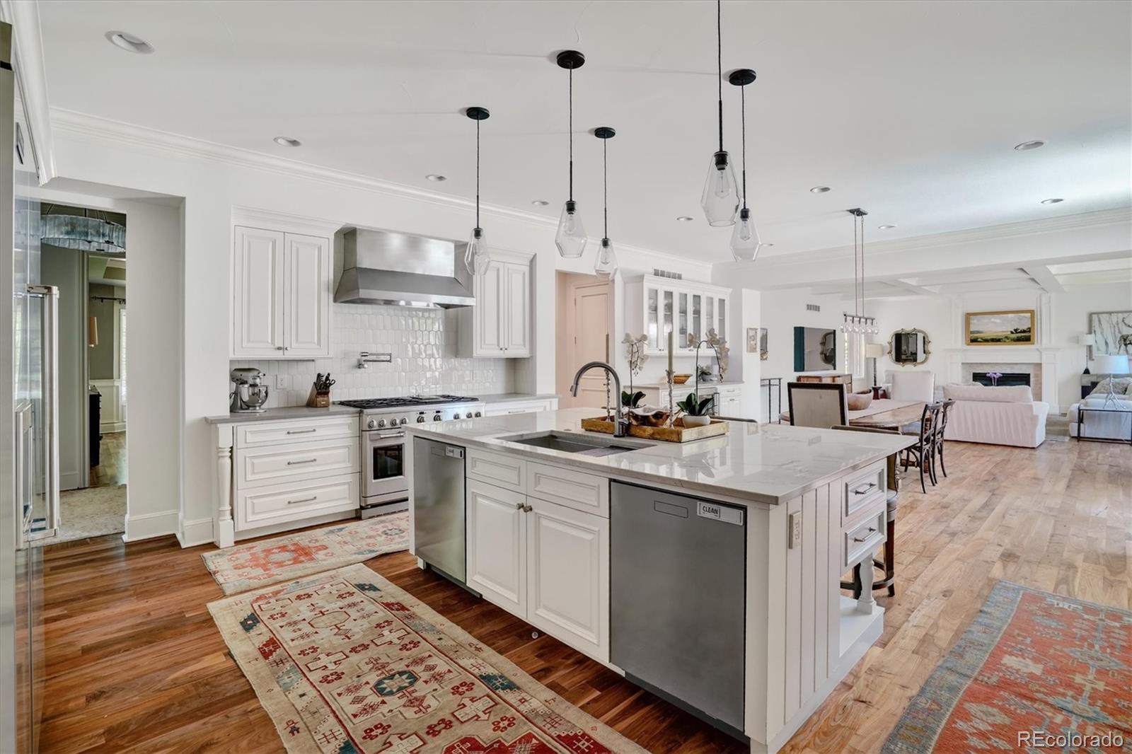 MLS Image #9 for 211 s cherry street,denver, Colorado