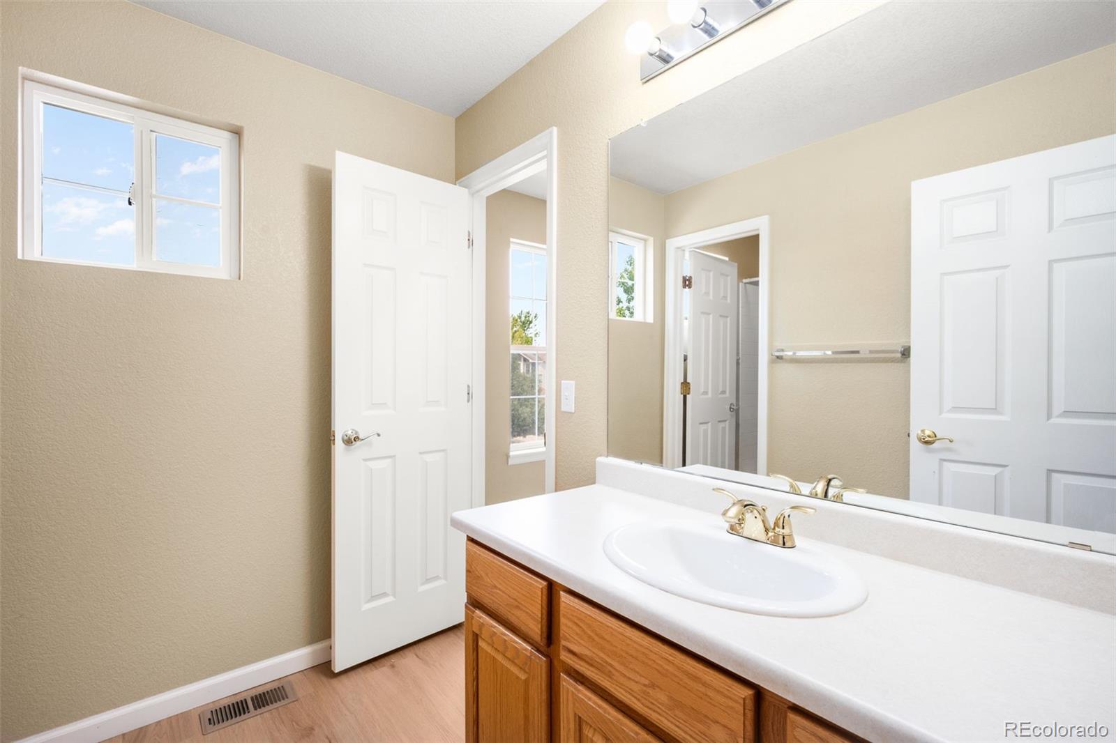MLS Image #22 for 10090  eagle valley way,littleton, Colorado