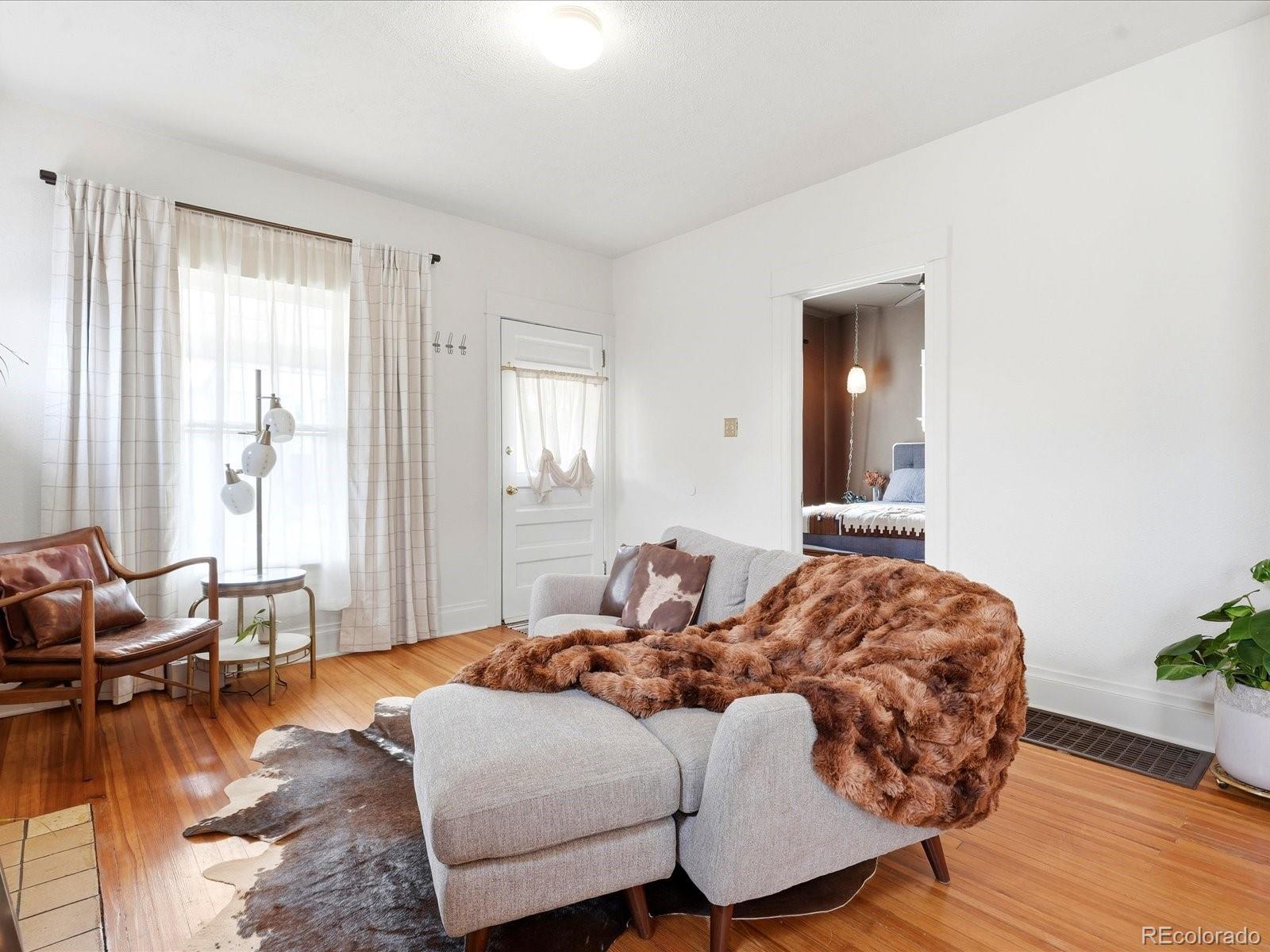 MLS Image #22 for 2184 s bannock street,denver, Colorado