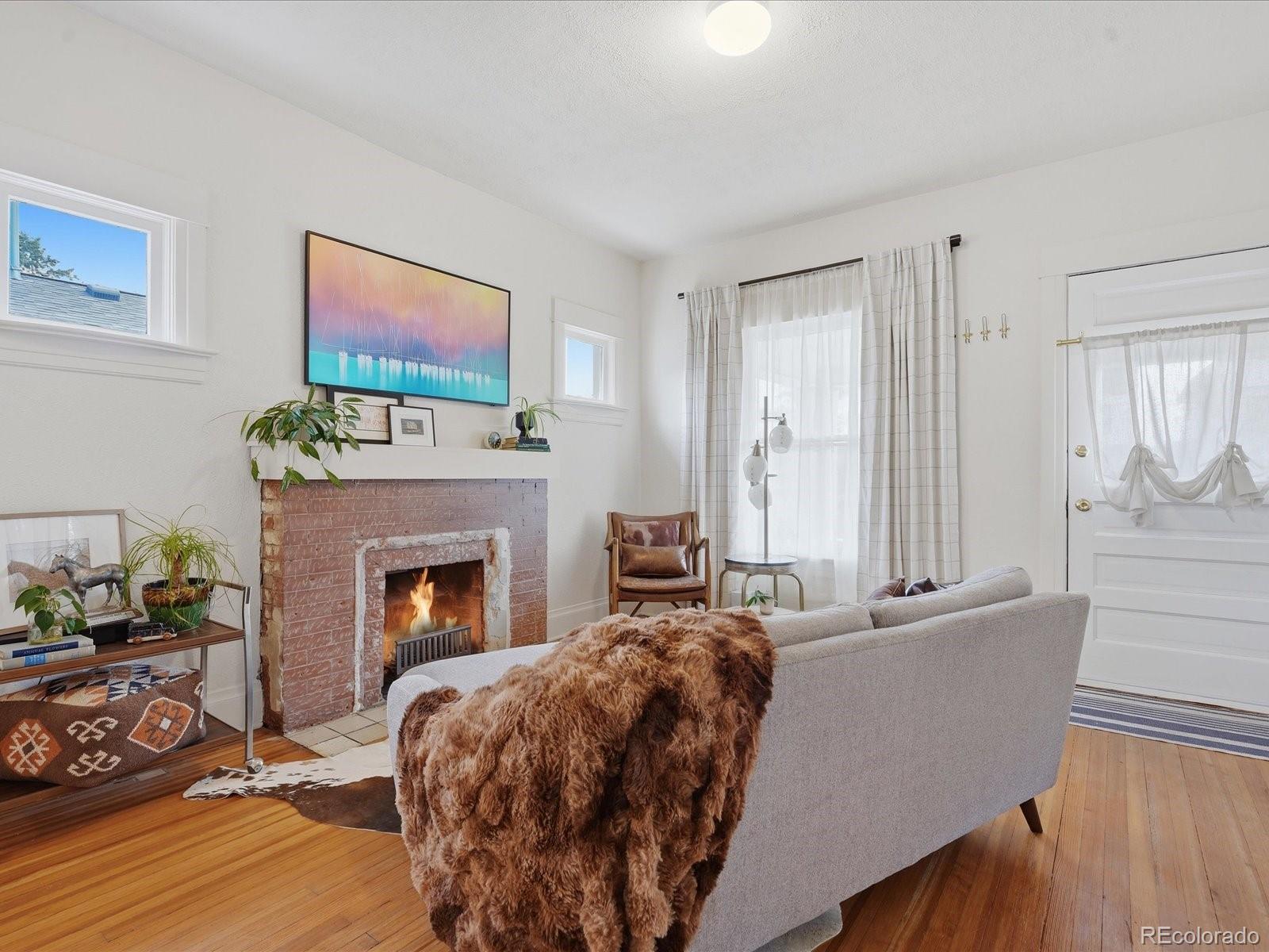 MLS Image #4 for 2184 s bannock street,denver, Colorado