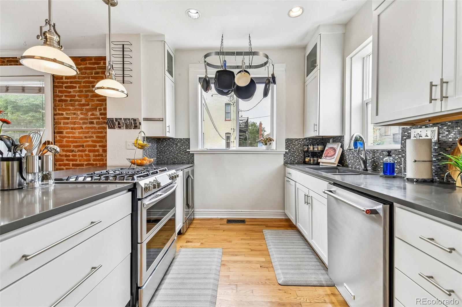 MLS Image #13 for 1331 e 17th avenue,denver, Colorado