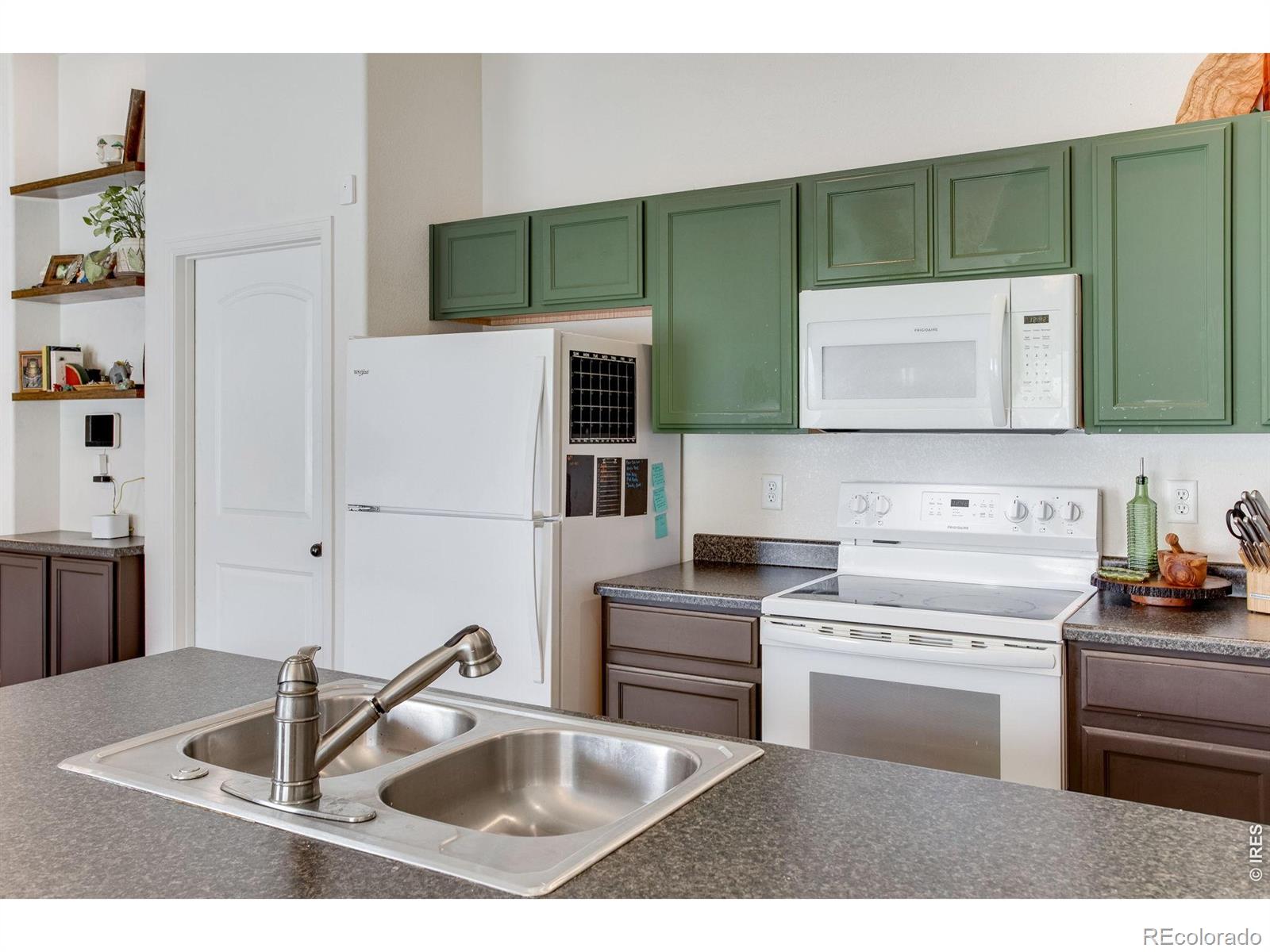 MLS Image #14 for 928  barasingha street,windsor, Colorado