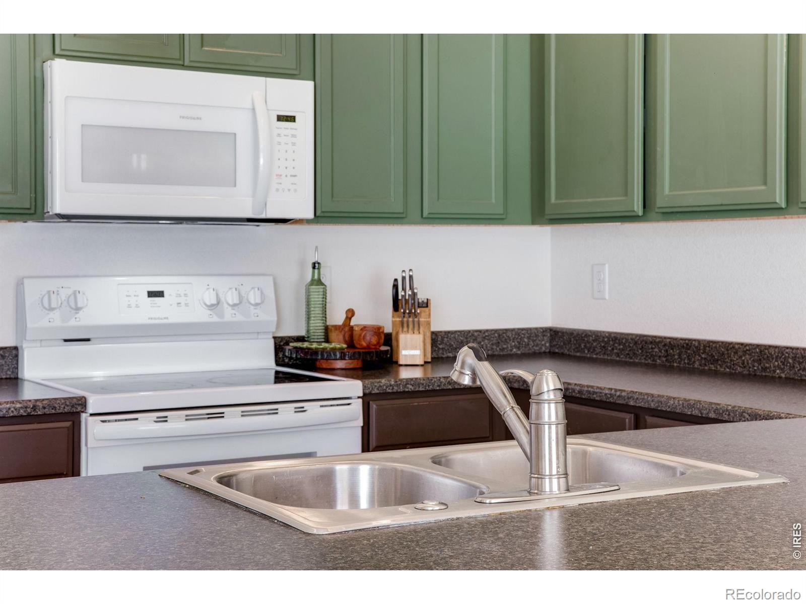 MLS Image #17 for 928  barasingha street,windsor, Colorado