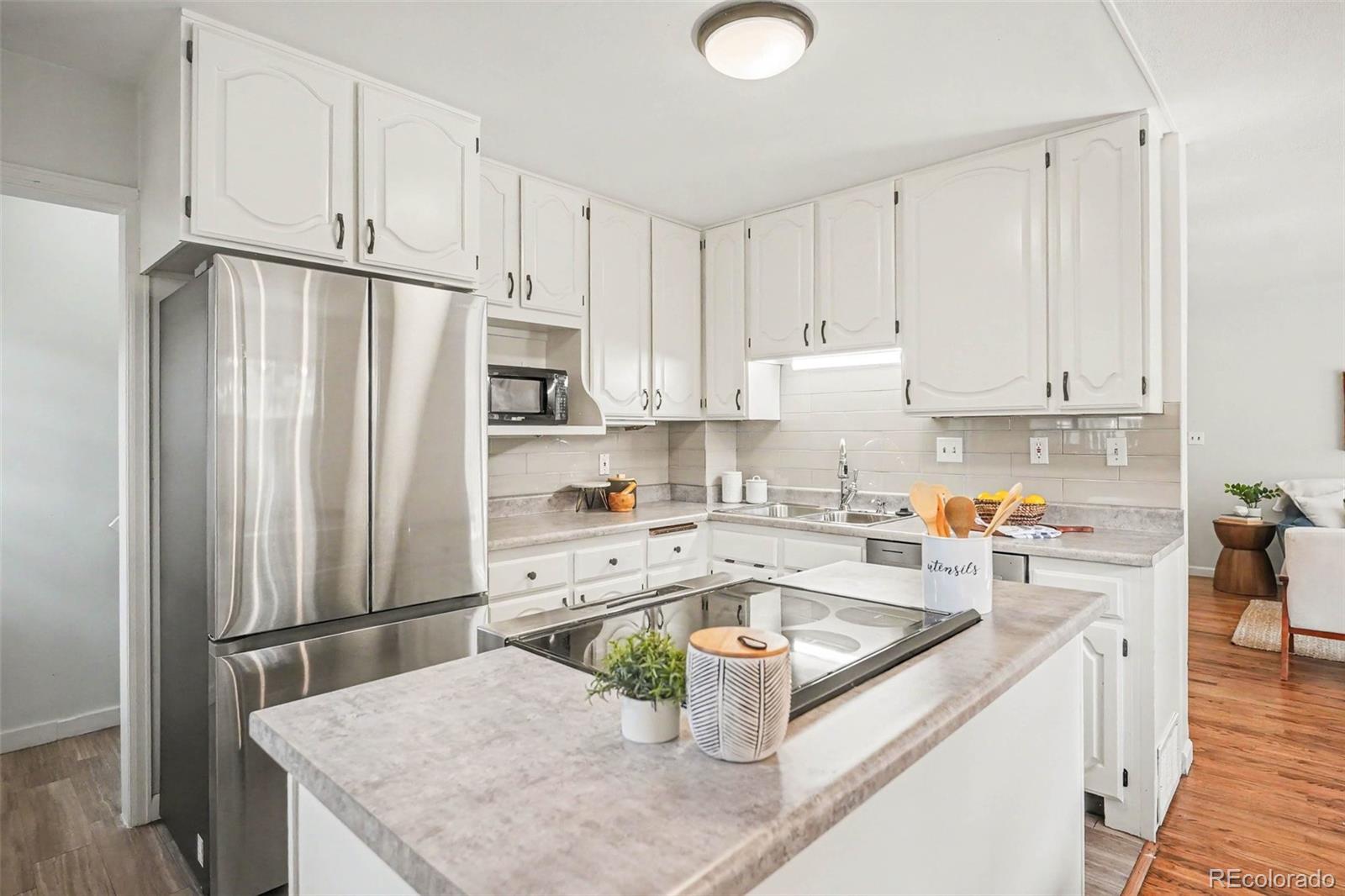 MLS Image #7 for 351 s jasmine street,denver, Colorado